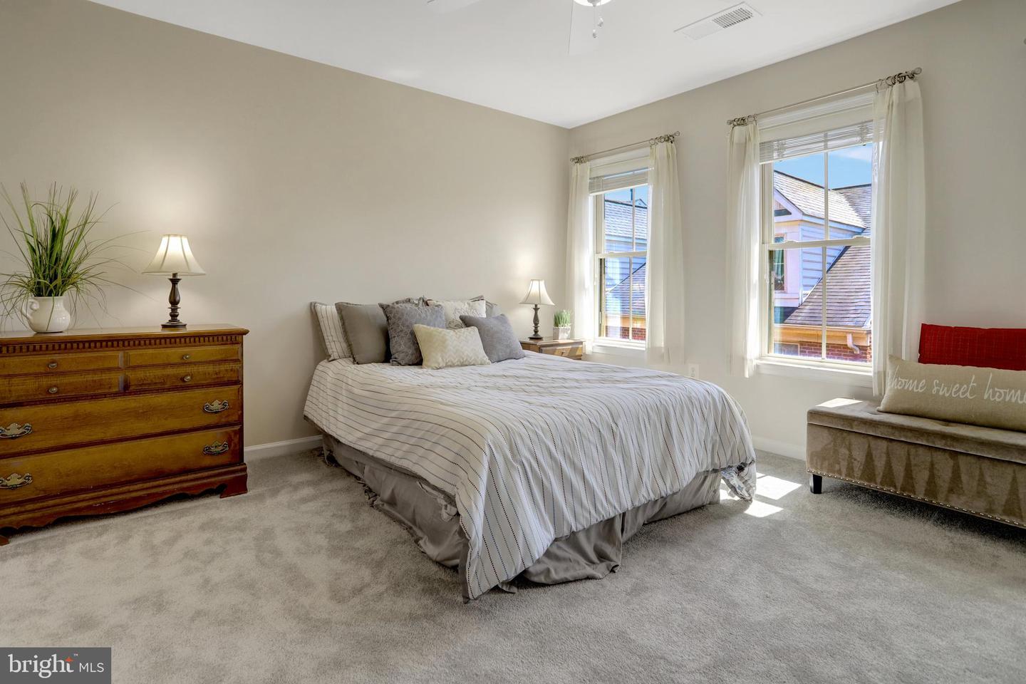 2537 S KENMORE CT, ARLINGTON, Virginia 22206, 3 Bedrooms Bedrooms, ,3 BathroomsBathrooms,Residential,For sale,2537 S KENMORE CT,VAAR2054740 MLS # VAAR2054740