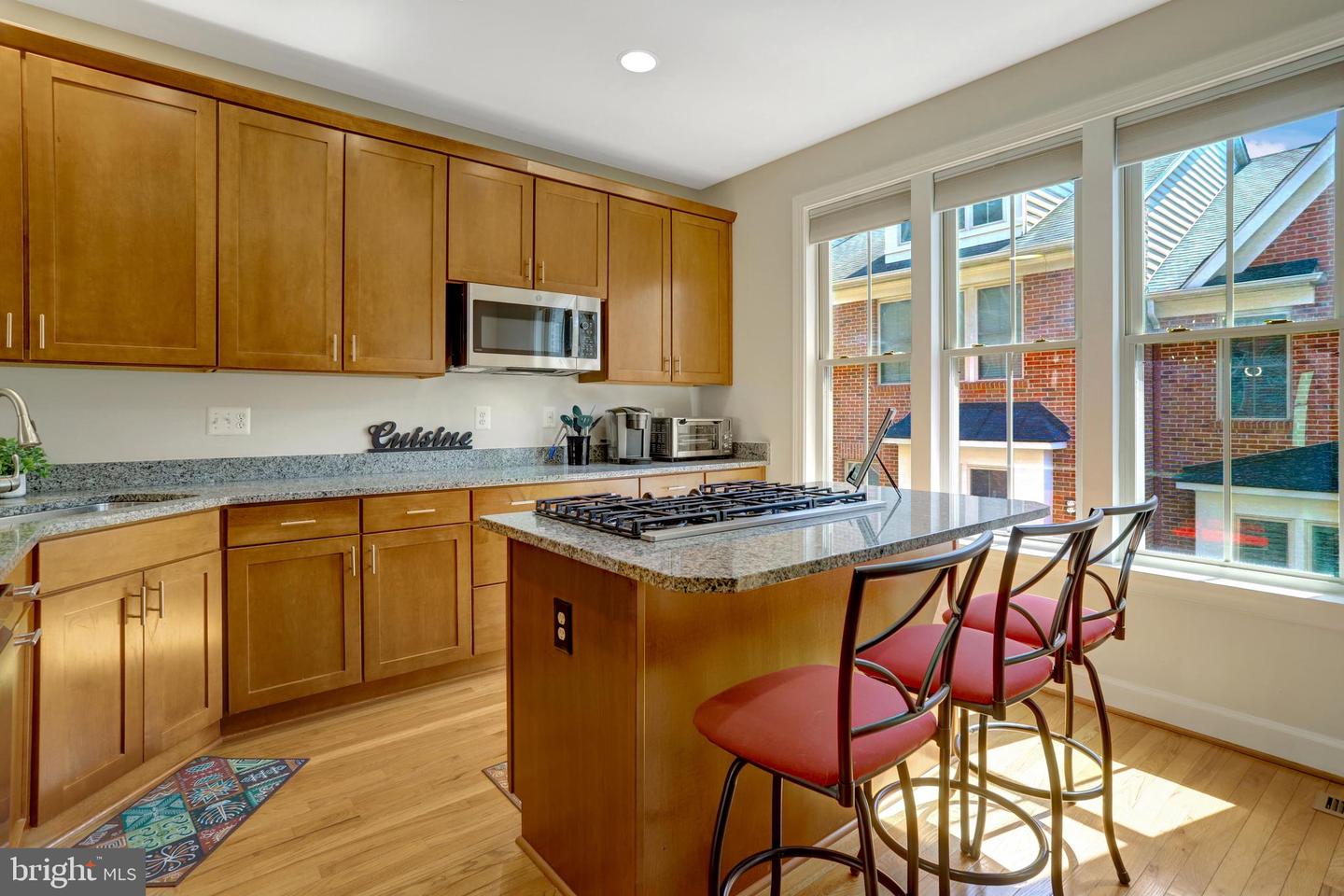 2537 S KENMORE CT, ARLINGTON, Virginia 22206, 3 Bedrooms Bedrooms, ,3 BathroomsBathrooms,Residential,For sale,2537 S KENMORE CT,VAAR2054740 MLS # VAAR2054740