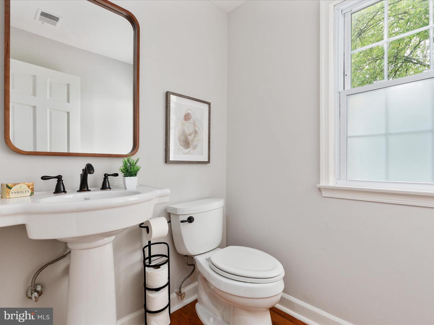 14 MUCKLEHANY LN, STERLING, Virginia 20165, 4 Bedrooms Bedrooms, ,2 BathroomsBathrooms,Residential,For sale,14 MUCKLEHANY LN,VALO2091580 MLS # VALO2091580