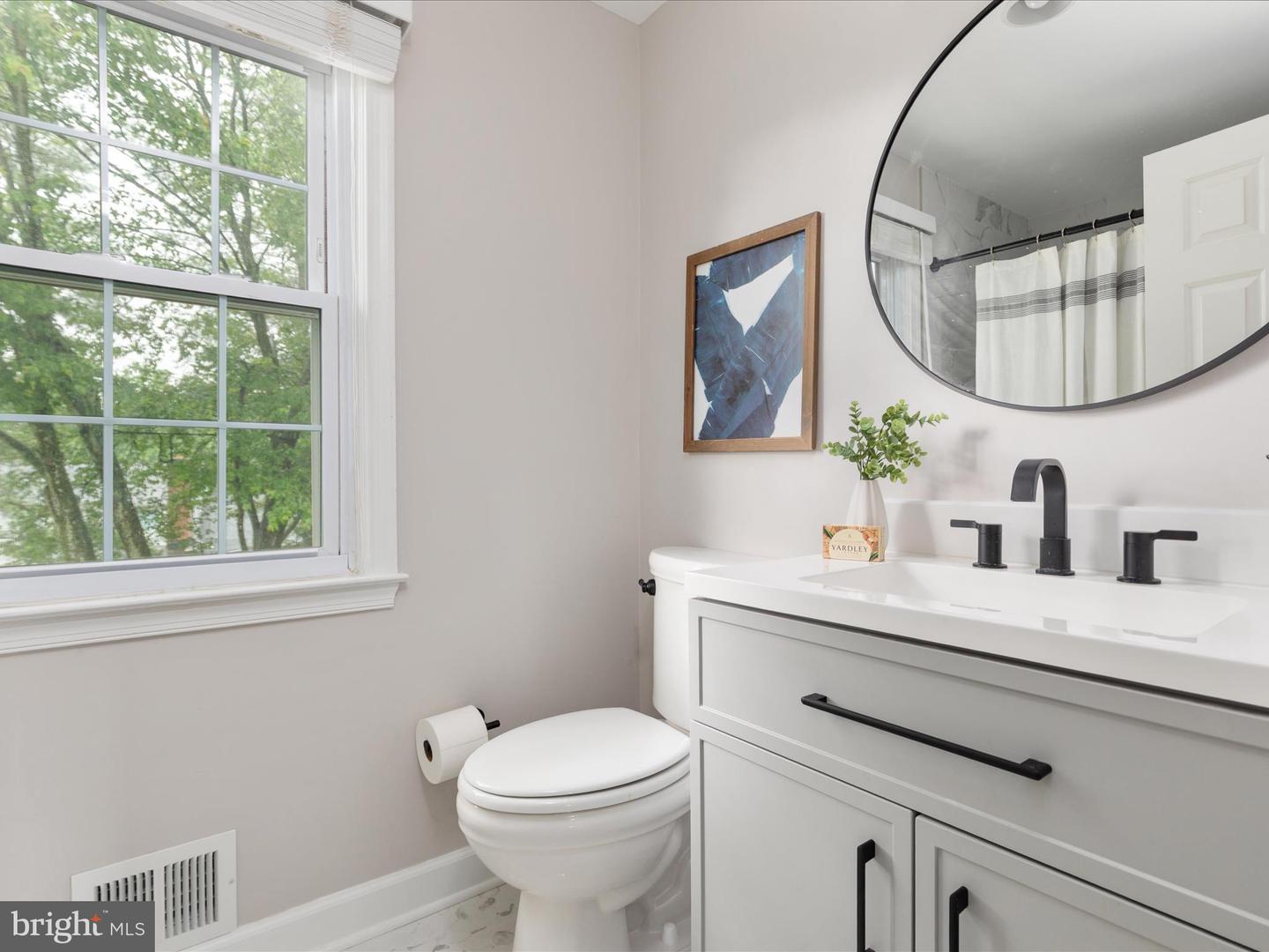 14 MUCKLEHANY LN, STERLING, Virginia 20165, 4 Bedrooms Bedrooms, ,2 BathroomsBathrooms,Residential,For sale,14 MUCKLEHANY LN,VALO2091580 MLS # VALO2091580