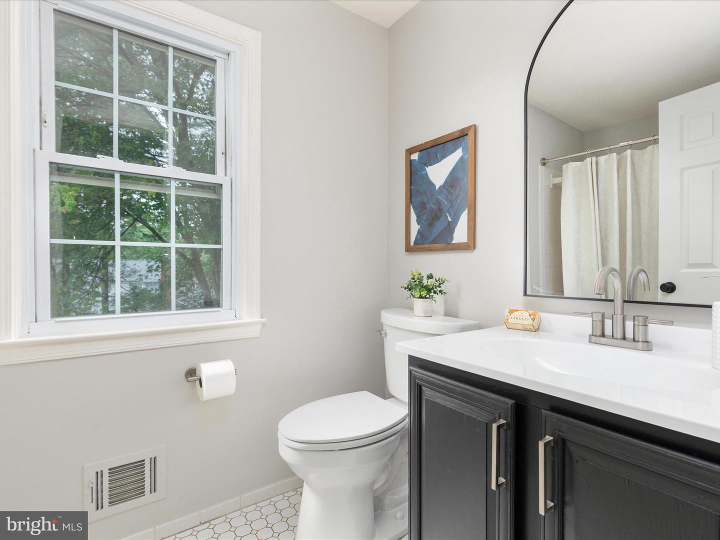 14 MUCKLEHANY LN, STERLING, Virginia 20165, 4 Bedrooms Bedrooms, ,2 BathroomsBathrooms,Residential,For sale,14 MUCKLEHANY LN,VALO2091580 MLS # VALO2091580