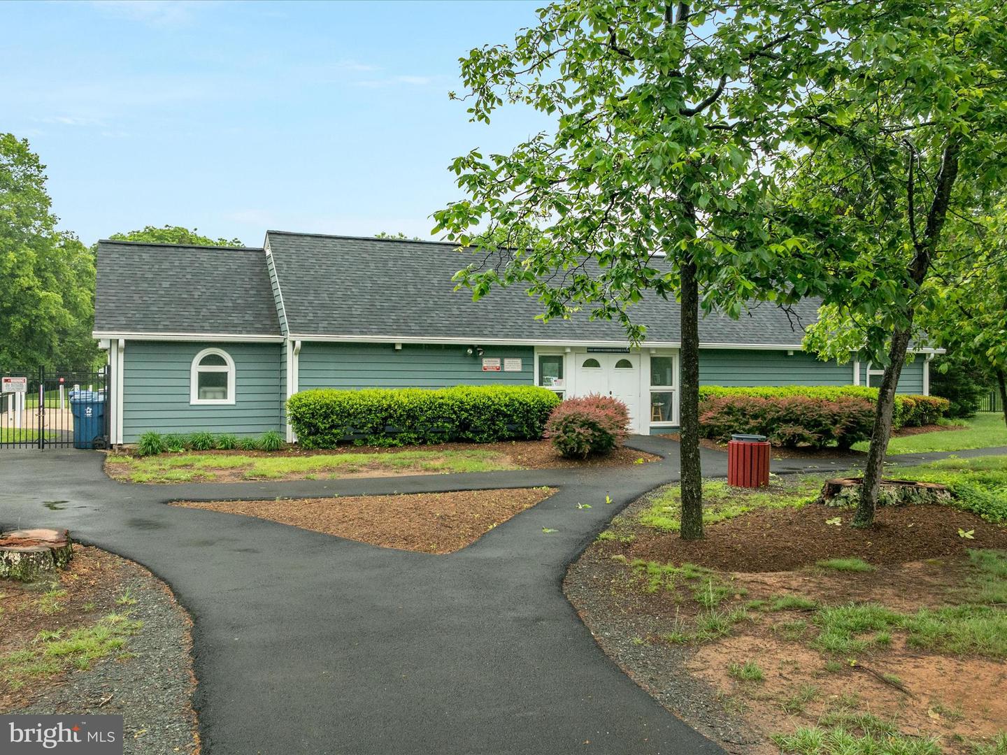 14 MUCKLEHANY LN, STERLING, Virginia 20165, 4 Bedrooms Bedrooms, ,2 BathroomsBathrooms,Residential,For sale,14 MUCKLEHANY LN,VALO2091580 MLS # VALO2091580
