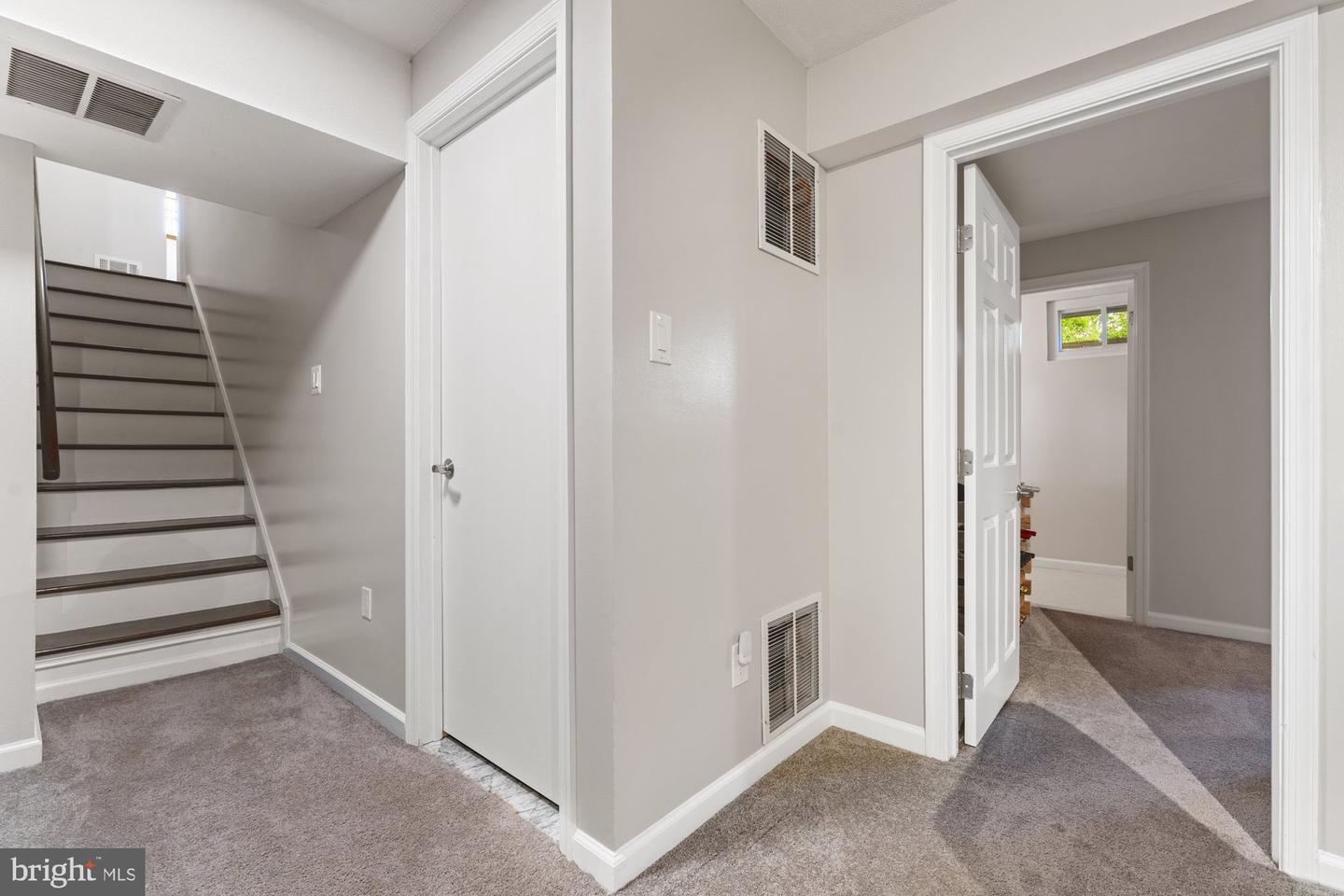 8433 HUNT VALLEY DR, VIENNA, Virginia 22182, 4 Bedrooms Bedrooms, ,3 BathroomsBathrooms,Residential,For sale,8433 HUNT VALLEY DR,VAFX2231360 MLS # VAFX2231360