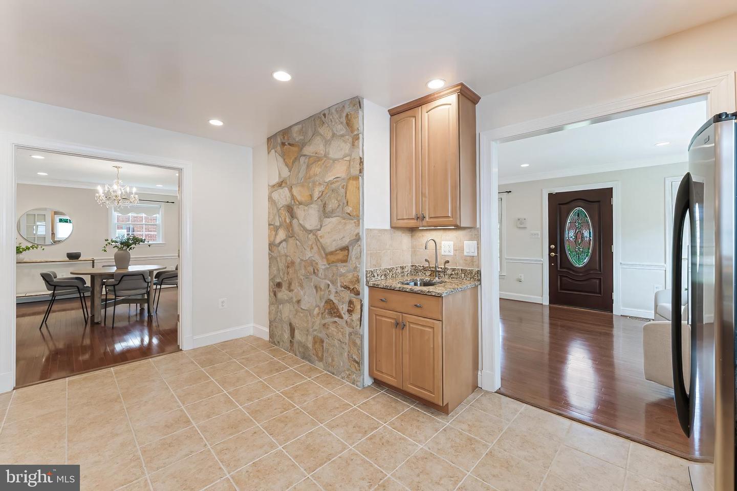 142 N FRENCH ST, ALEXANDRIA, Virginia 22304, 3 Bedrooms Bedrooms, ,3 BathroomsBathrooms,Residential,For sale,142 N FRENCH ST,VAAX2043570 MLS # VAAX2043570