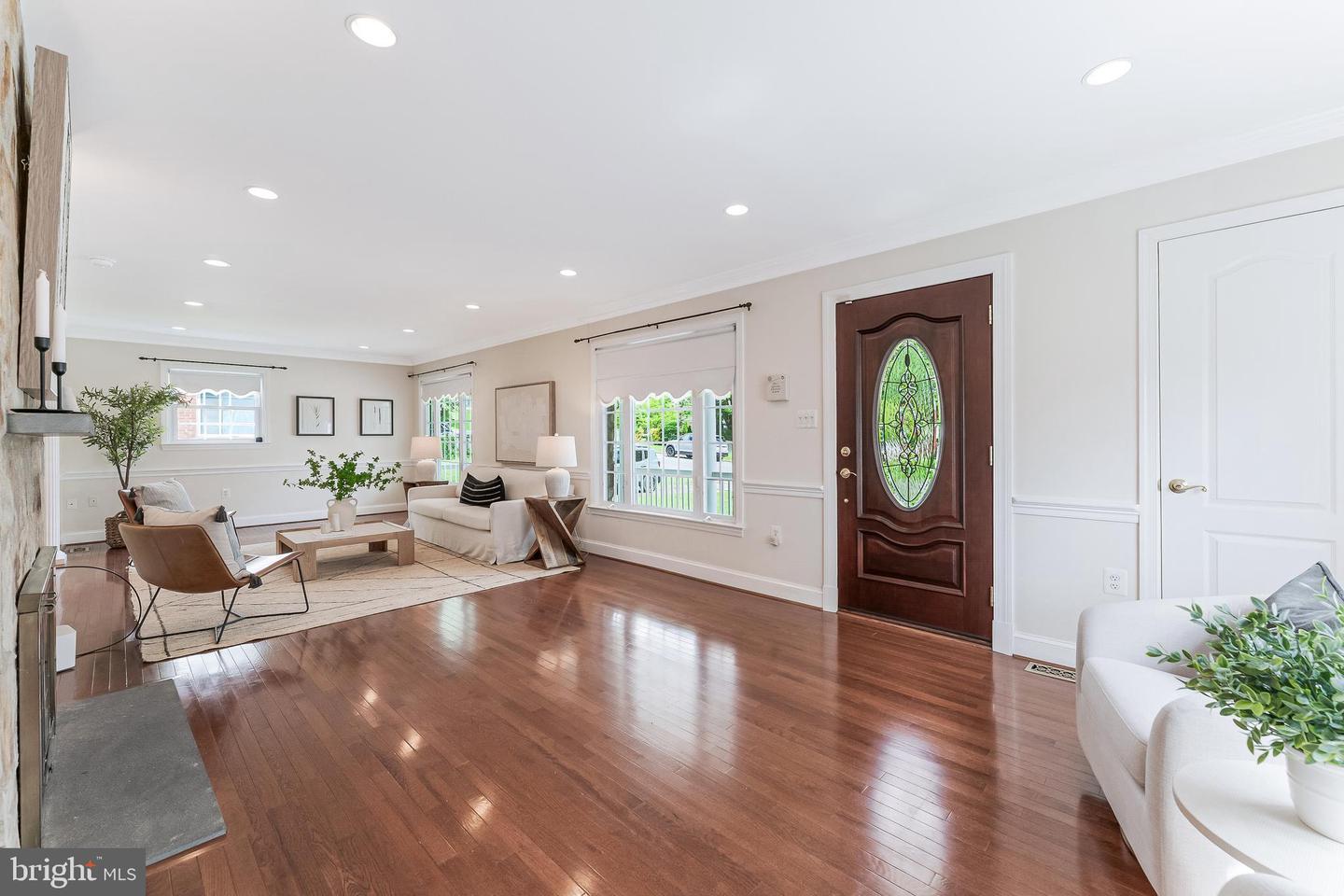 142 N FRENCH ST, ALEXANDRIA, Virginia 22304, 3 Bedrooms Bedrooms, ,3 BathroomsBathrooms,Residential,For sale,142 N FRENCH ST,VAAX2043570 MLS # VAAX2043570