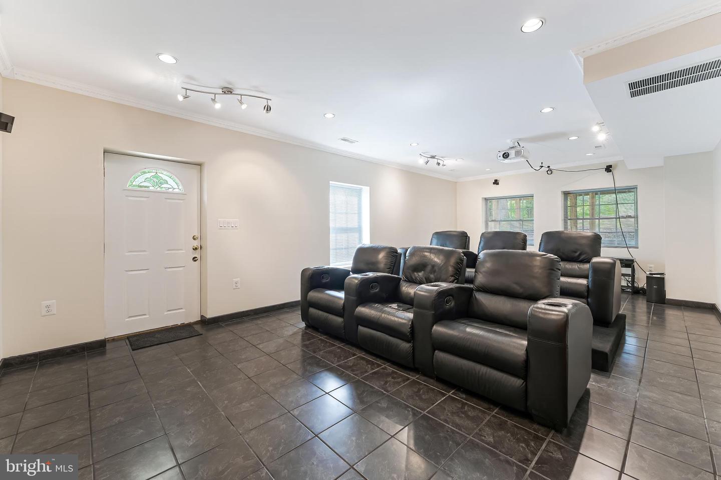 142 N FRENCH ST, ALEXANDRIA, Virginia 22304, 3 Bedrooms Bedrooms, ,3 BathroomsBathrooms,Residential,For sale,142 N FRENCH ST,VAAX2043570 MLS # VAAX2043570