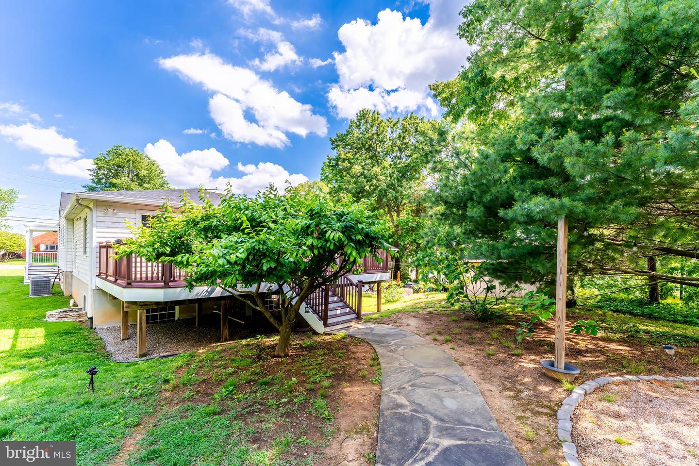 142 N FRENCH ST, ALEXANDRIA, Virginia 22304, 3 Bedrooms Bedrooms, ,3 BathroomsBathrooms,Residential,For sale,142 N FRENCH ST,VAAX2043570 MLS # VAAX2043570