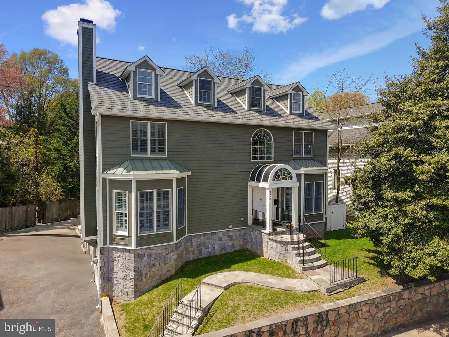1620 N GEORGE MASON DR, ARLINGTON, Virginia 22205, 6 Bedrooms Bedrooms, 5 Rooms Rooms,4 BathroomsBathrooms,Residential,For sale,1620 N GEORGE MASON DR,VAAR2055494 MLS # VAAR2055494