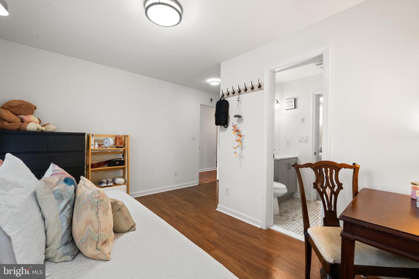 1620 N GEORGE MASON DR, ARLINGTON, Virginia 22205, 6 Bedrooms Bedrooms, 5 Rooms Rooms,4 BathroomsBathrooms,Residential,For sale,1620 N GEORGE MASON DR,VAAR2055494 MLS # VAAR2055494