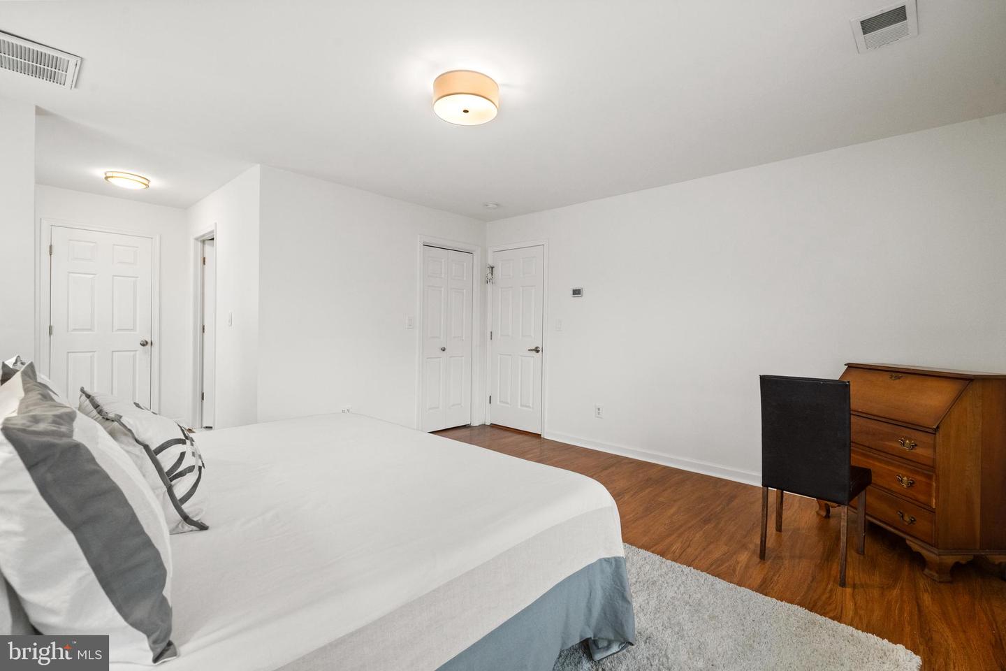 1620 N GEORGE MASON DR, ARLINGTON, Virginia 22205, 6 Bedrooms Bedrooms, 5 Rooms Rooms,4 BathroomsBathrooms,Residential,For sale,1620 N GEORGE MASON DR,VAAR2055494 MLS # VAAR2055494