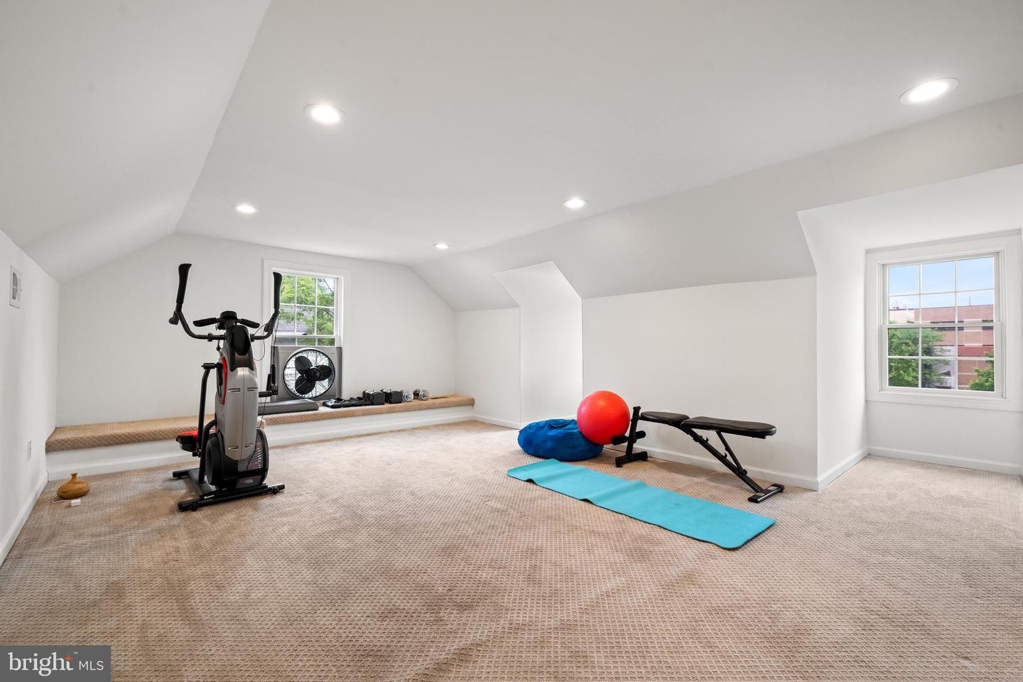 1620 N GEORGE MASON DR, ARLINGTON, Virginia 22205, 6 Bedrooms Bedrooms, 5 Rooms Rooms,4 BathroomsBathrooms,Residential,For sale,1620 N GEORGE MASON DR,VAAR2055494 MLS # VAAR2055494