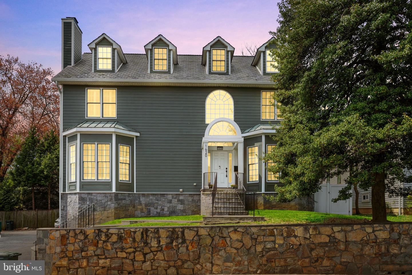 1620 N GEORGE MASON DR, ARLINGTON, Virginia 22205, 6 Bedrooms Bedrooms, 5 Rooms Rooms,4 BathroomsBathrooms,Residential,For sale,1620 N GEORGE MASON DR,VAAR2055494 MLS # VAAR2055494