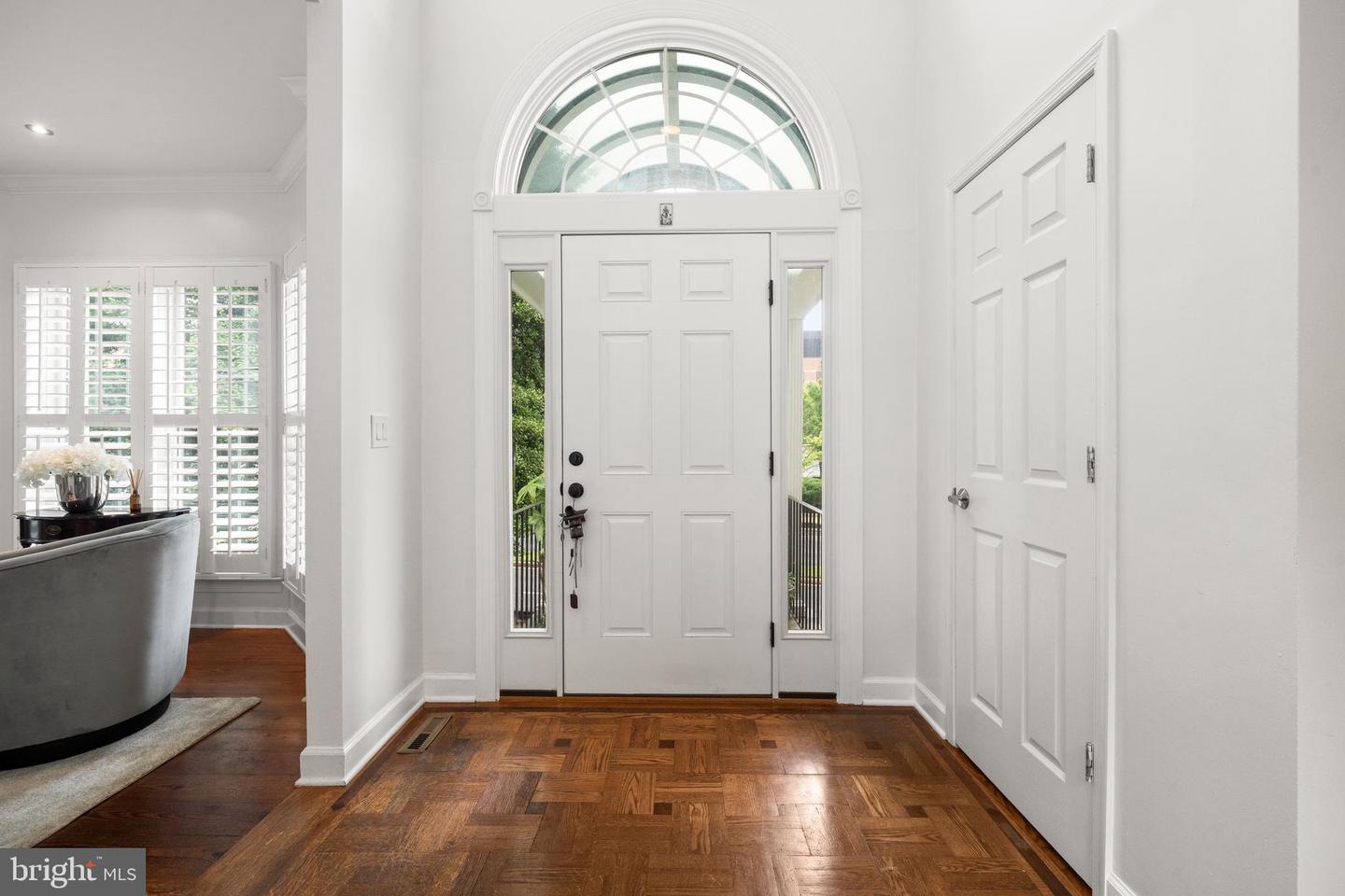 1620 N GEORGE MASON DR, ARLINGTON, Virginia 22205, 6 Bedrooms Bedrooms, 5 Rooms Rooms,4 BathroomsBathrooms,Residential,For sale,1620 N GEORGE MASON DR,VAAR2055494 MLS # VAAR2055494