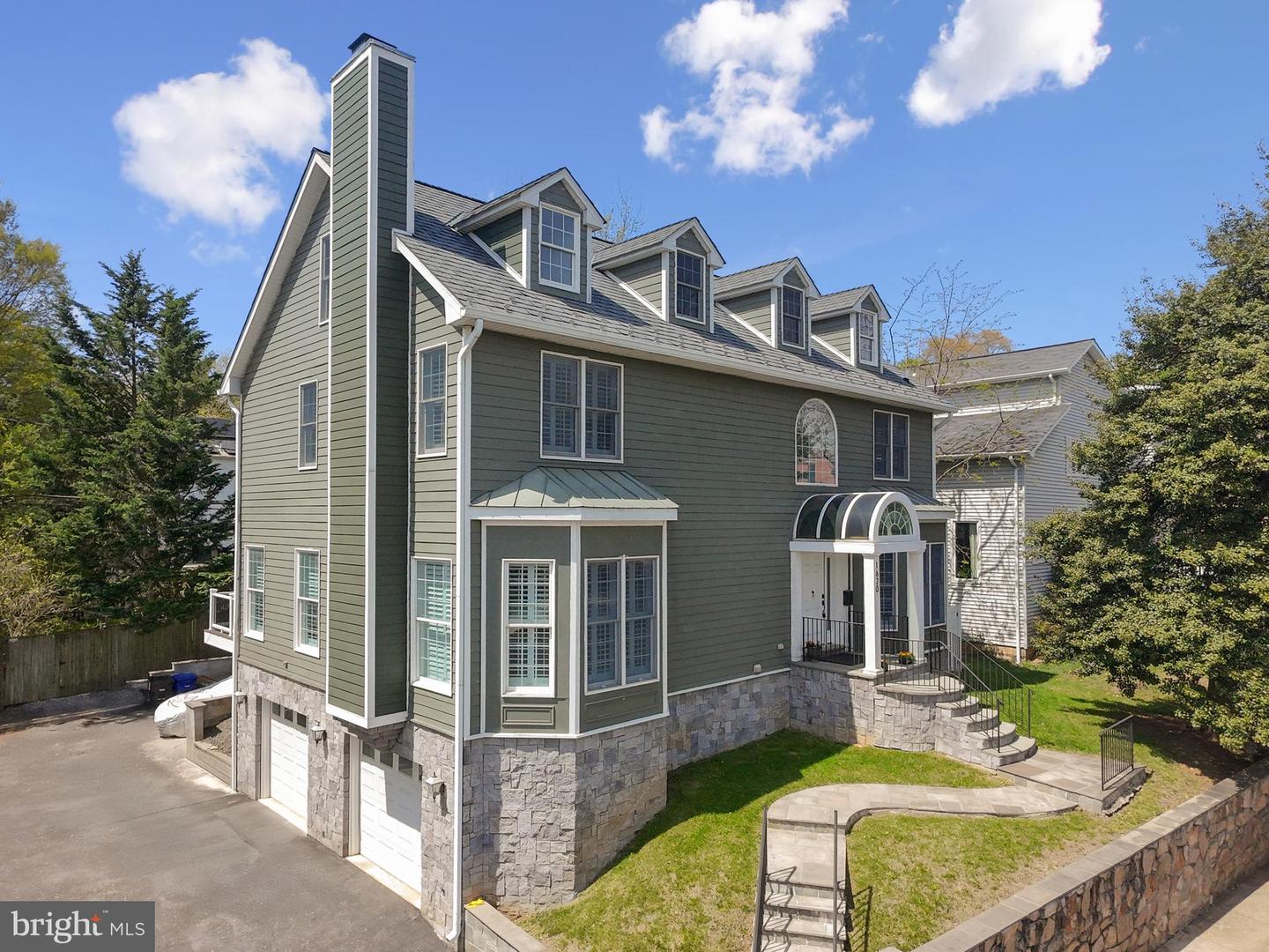 1620 N GEORGE MASON DR, ARLINGTON, Virginia 22205, 6 Bedrooms Bedrooms, 5 Rooms Rooms,4 BathroomsBathrooms,Residential,For sale,1620 N GEORGE MASON DR,VAAR2055494 MLS # VAAR2055494