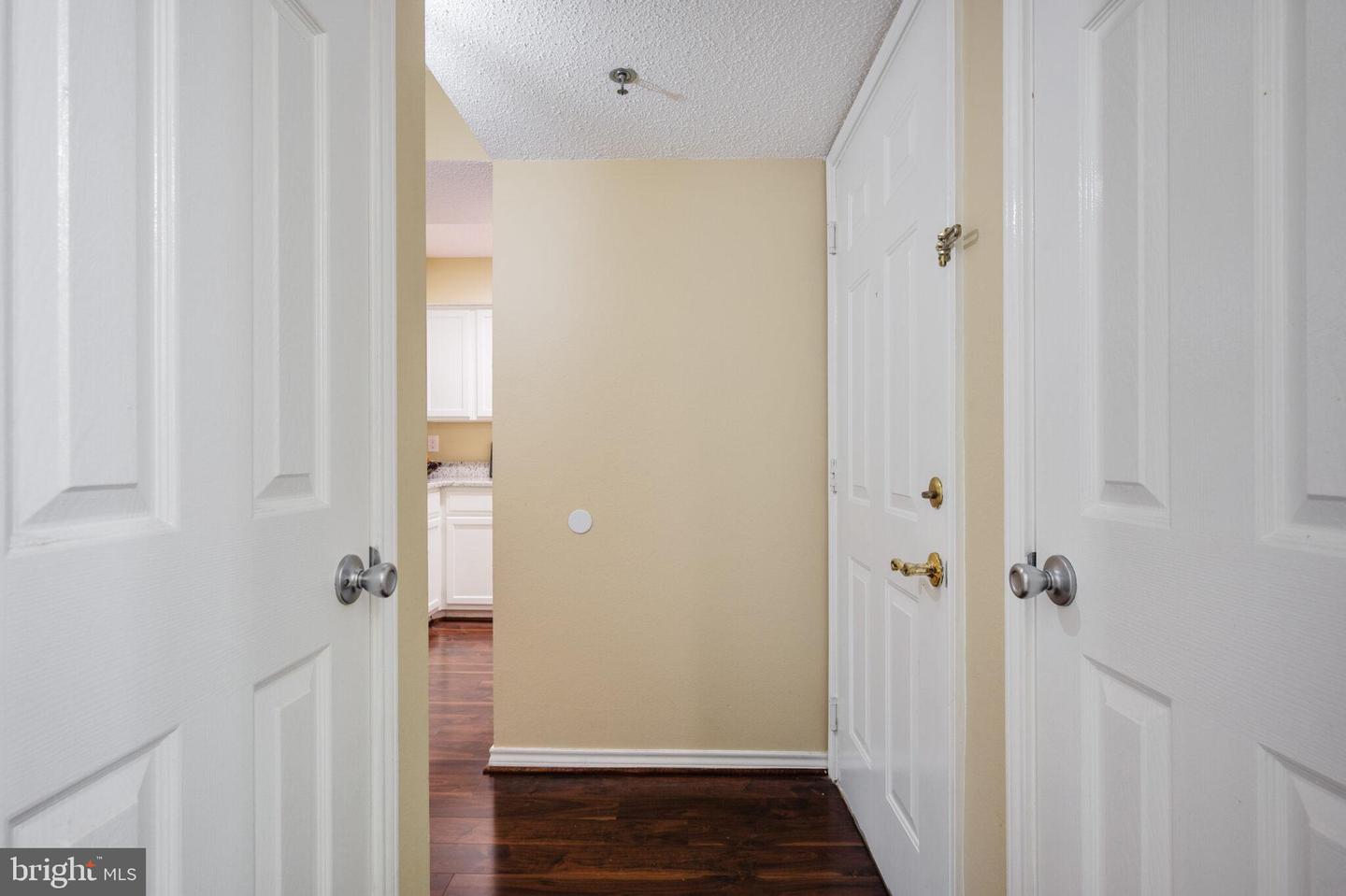 1524 LINCOLN WAY #409, MCLEAN, Virginia 22102, 1 Bedroom Bedrooms, ,1 BathroomBathrooms,Residential,For sale,1524 LINCOLN WAY #409,VAFX2231838 MLS # VAFX2231838