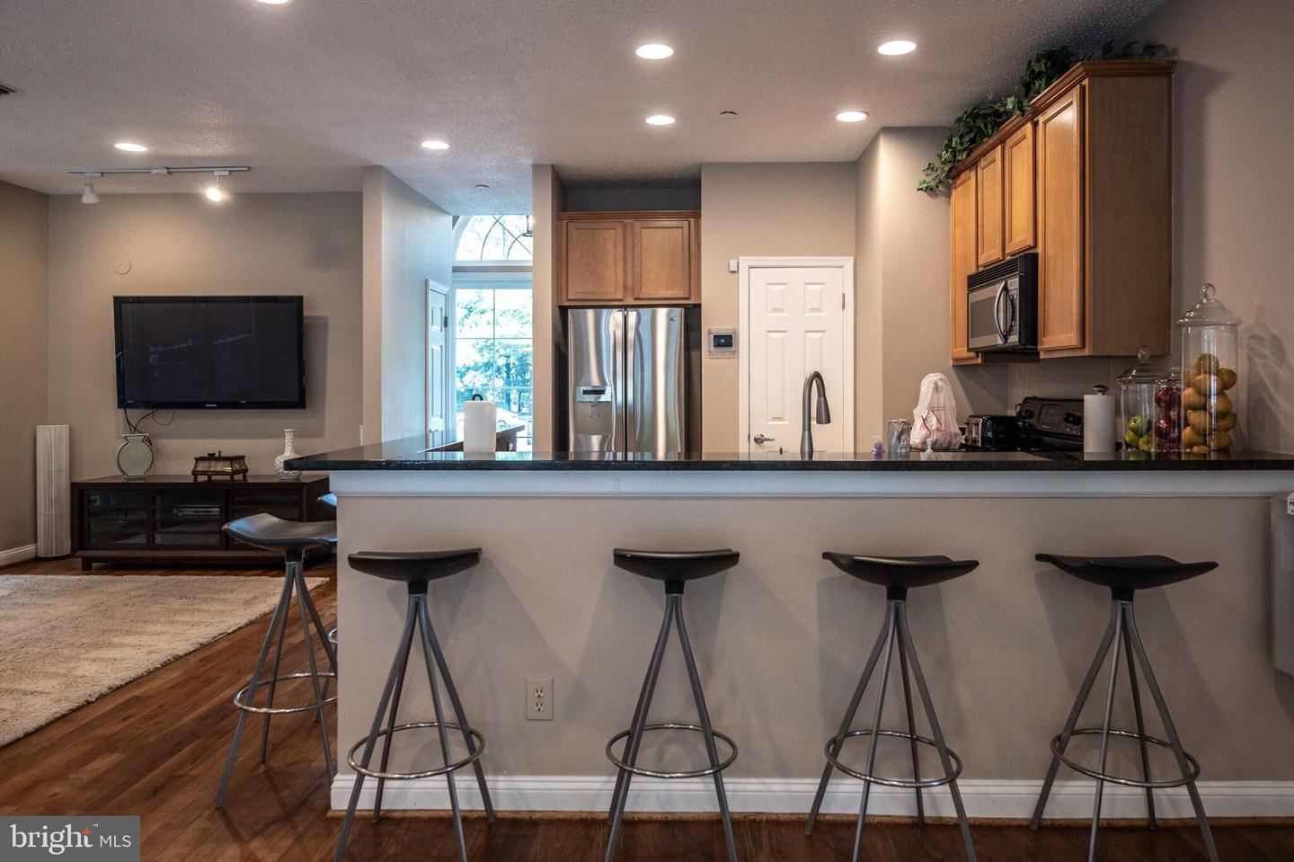 1524 LINCOLN WAY #409, MCLEAN, Virginia 22102, 1 Bedroom Bedrooms, ,1 BathroomBathrooms,Residential,For sale,1524 LINCOLN WAY #409,VAFX2231838 MLS # VAFX2231838