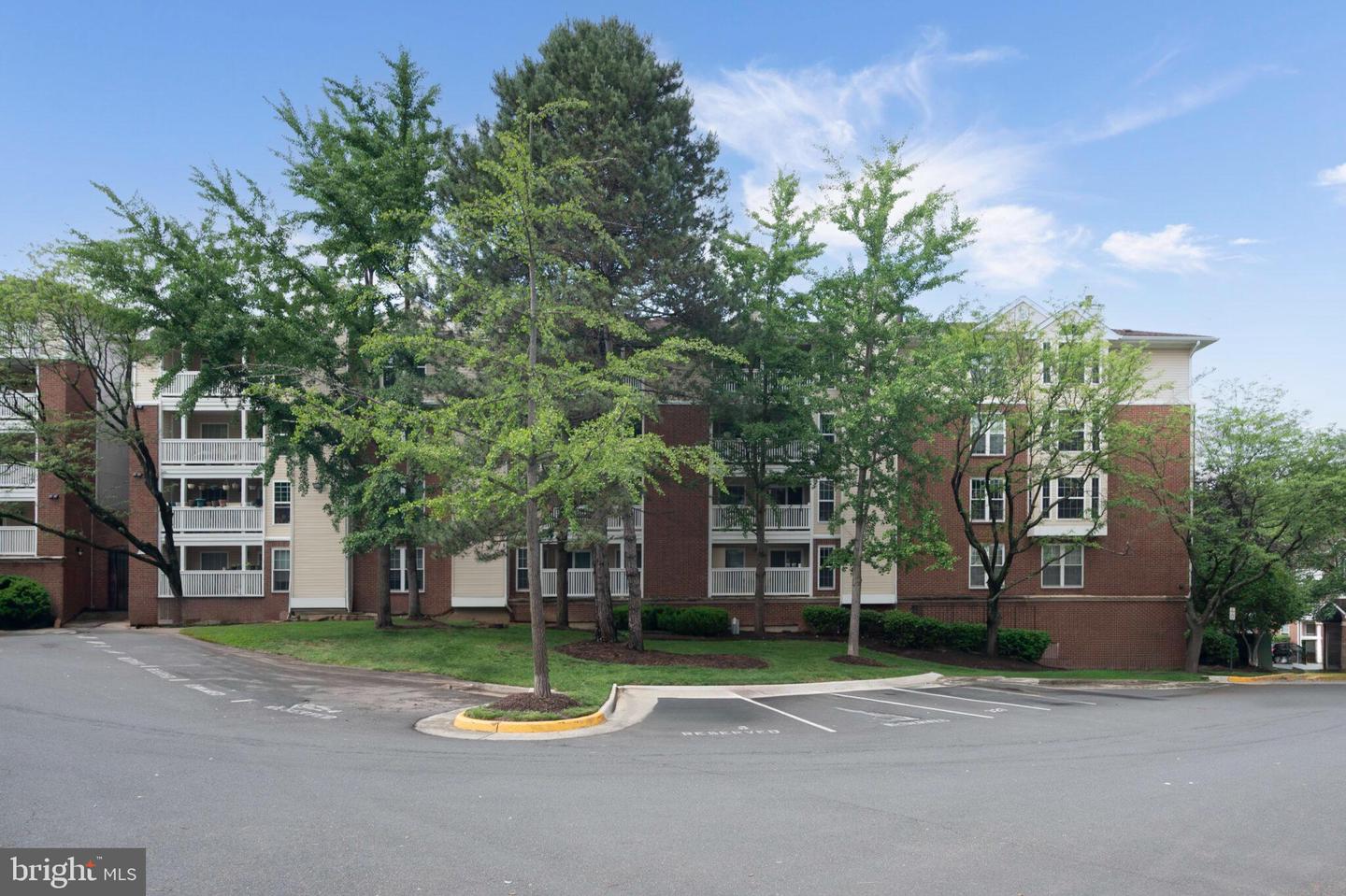1524 LINCOLN WAY #409, MCLEAN, Virginia 22102, 1 Bedroom Bedrooms, ,1 BathroomBathrooms,Residential,For sale,1524 LINCOLN WAY #409,VAFX2231838 MLS # VAFX2231838