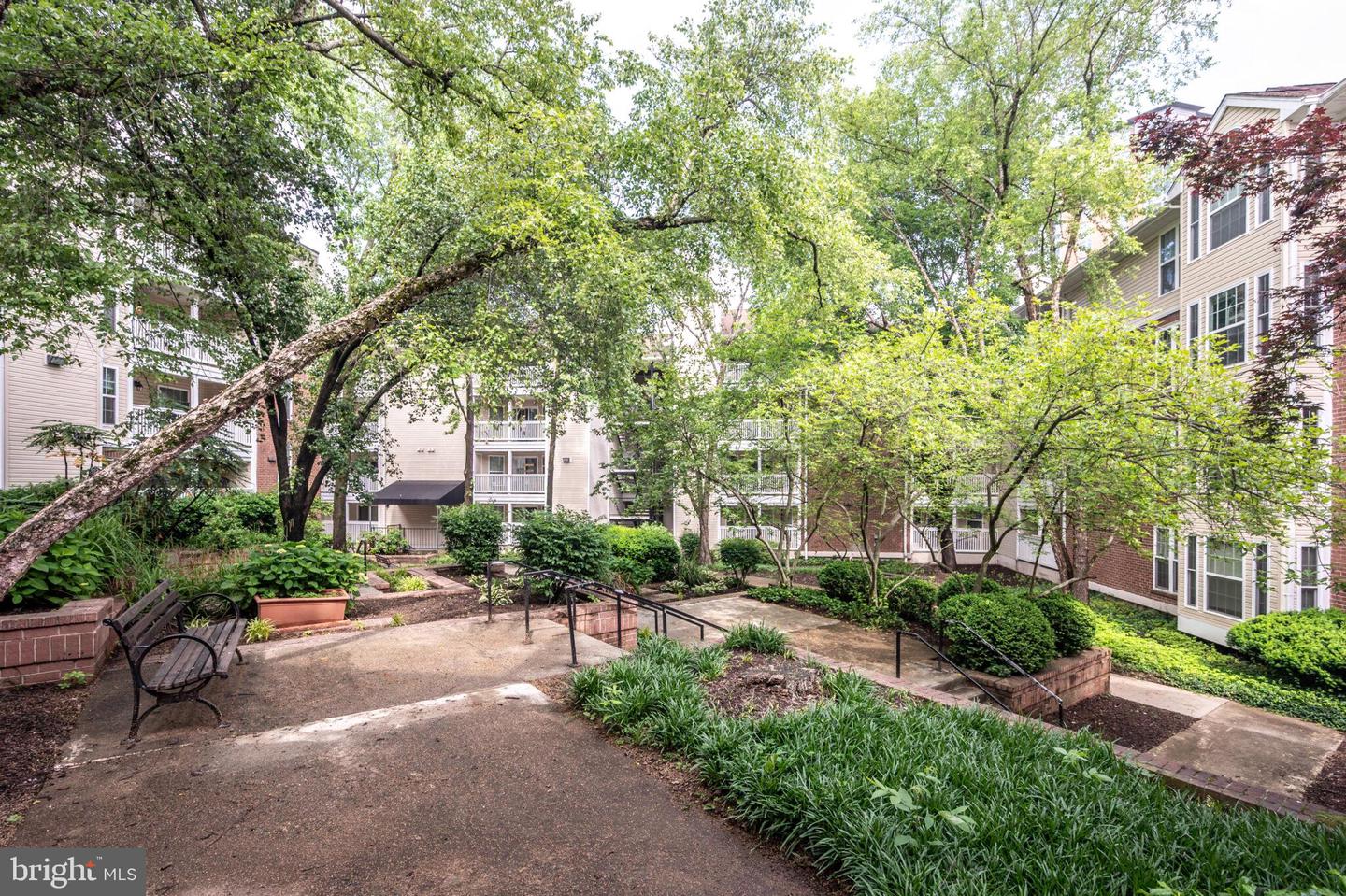 1524 LINCOLN WAY #409, MCLEAN, Virginia 22102, 1 Bedroom Bedrooms, ,1 BathroomBathrooms,Residential,For sale,1524 LINCOLN WAY #409,VAFX2231838 MLS # VAFX2231838