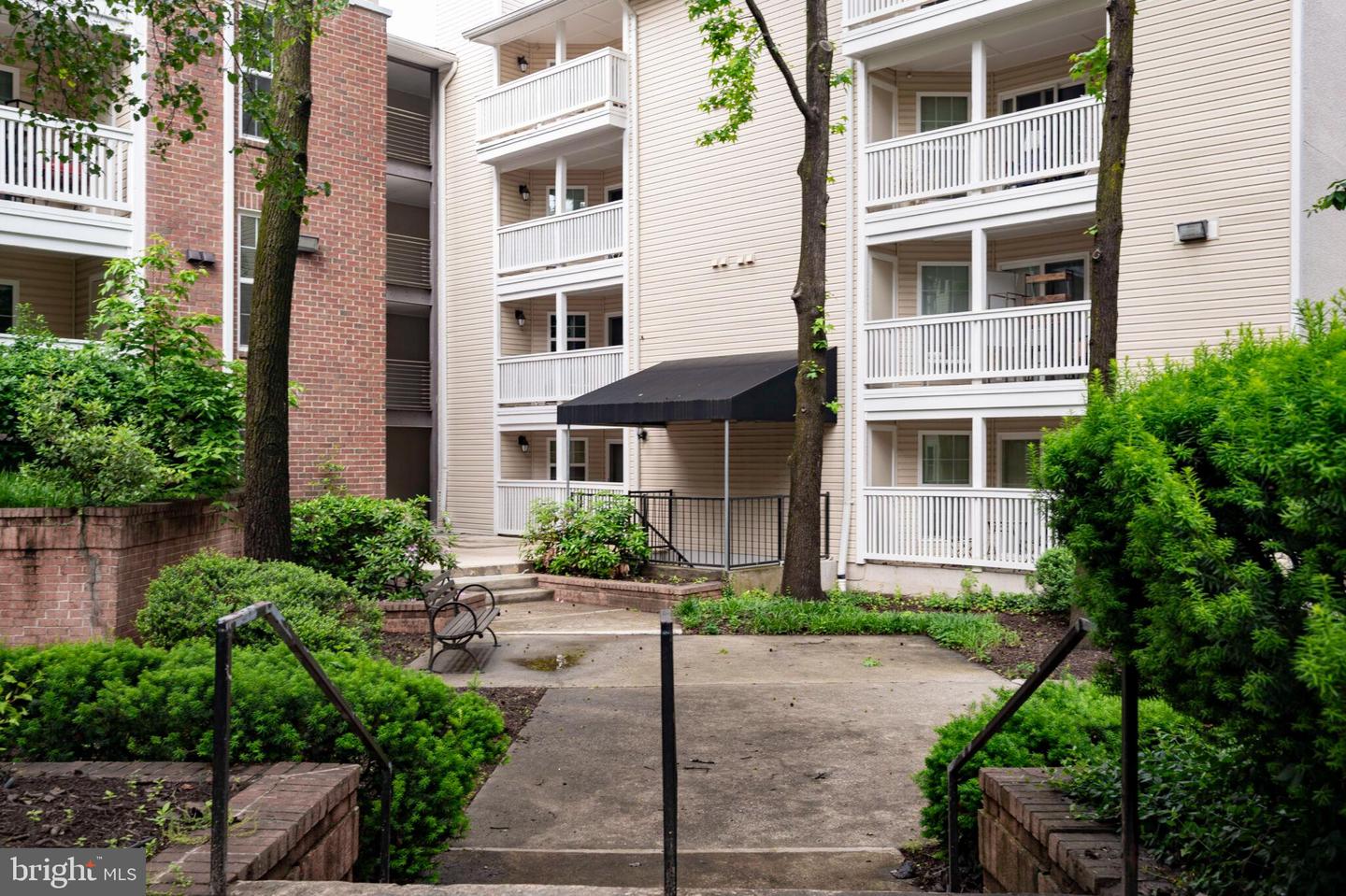 1524 LINCOLN WAY #409, MCLEAN, Virginia 22102, 1 Bedroom Bedrooms, ,1 BathroomBathrooms,Residential,For sale,1524 LINCOLN WAY #409,VAFX2231838 MLS # VAFX2231838