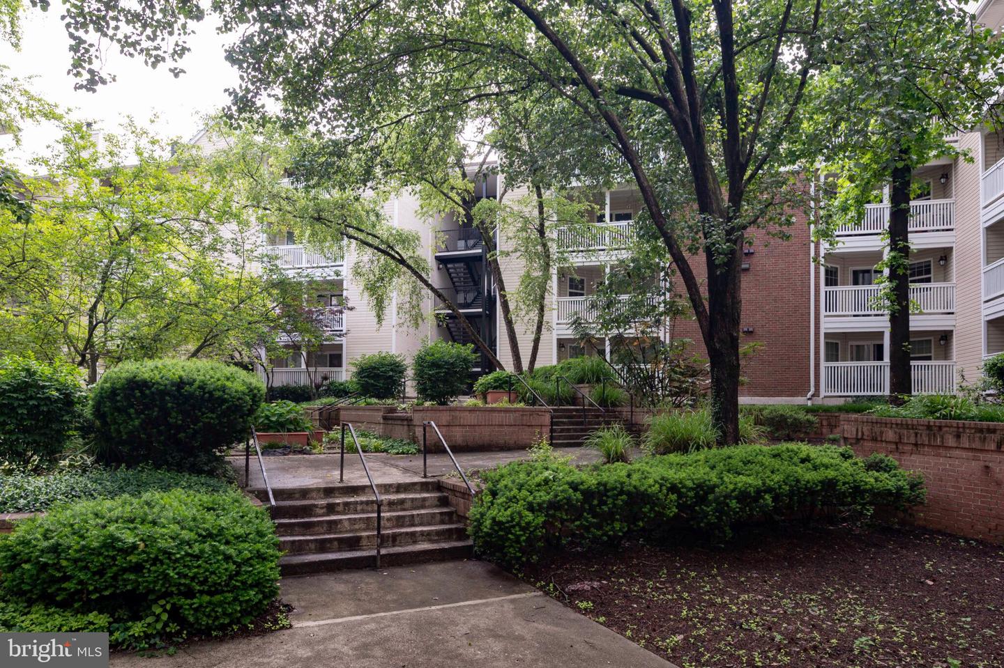 1524 LINCOLN WAY #409, MCLEAN, Virginia 22102, 1 Bedroom Bedrooms, ,1 BathroomBathrooms,Residential,For sale,1524 LINCOLN WAY #409,VAFX2231838 MLS # VAFX2231838