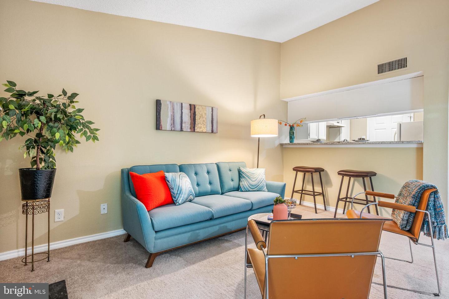 1524 LINCOLN WAY #409, MCLEAN, Virginia 22102, 1 Bedroom Bedrooms, ,1 BathroomBathrooms,Residential,For sale,1524 LINCOLN WAY #409,VAFX2231838 MLS # VAFX2231838