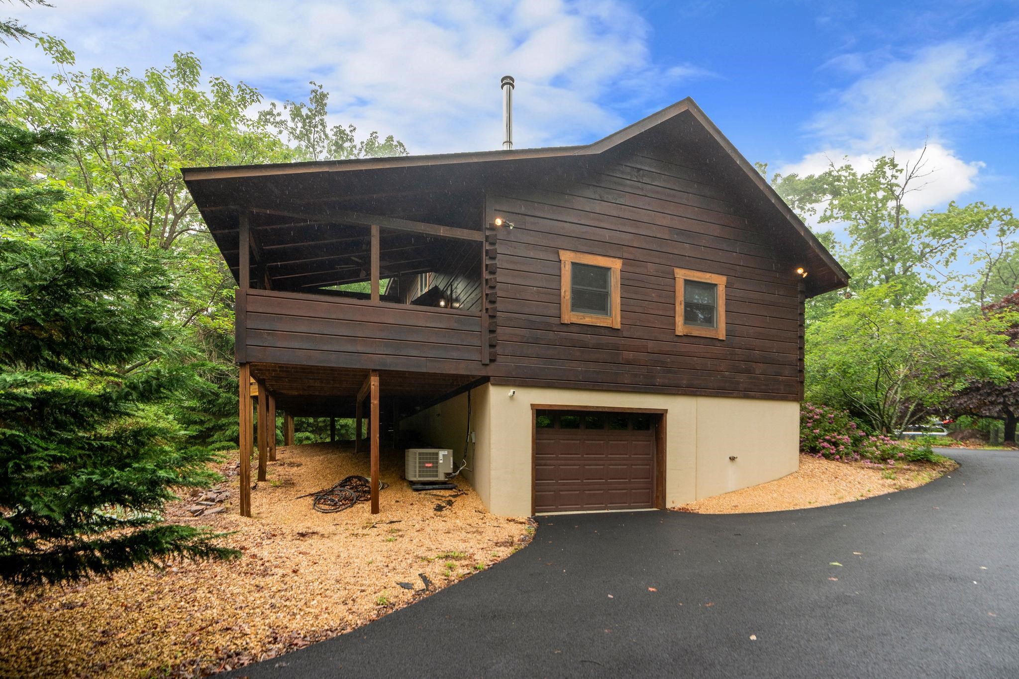 743 CHINQUAPIN DR, LYNDHURST, Virginia 22952, 3 Bedrooms Bedrooms, ,2 BathroomsBathrooms,Residential,Adventurer's Dream,743 CHINQUAPIN DR,664605 MLS # 664605