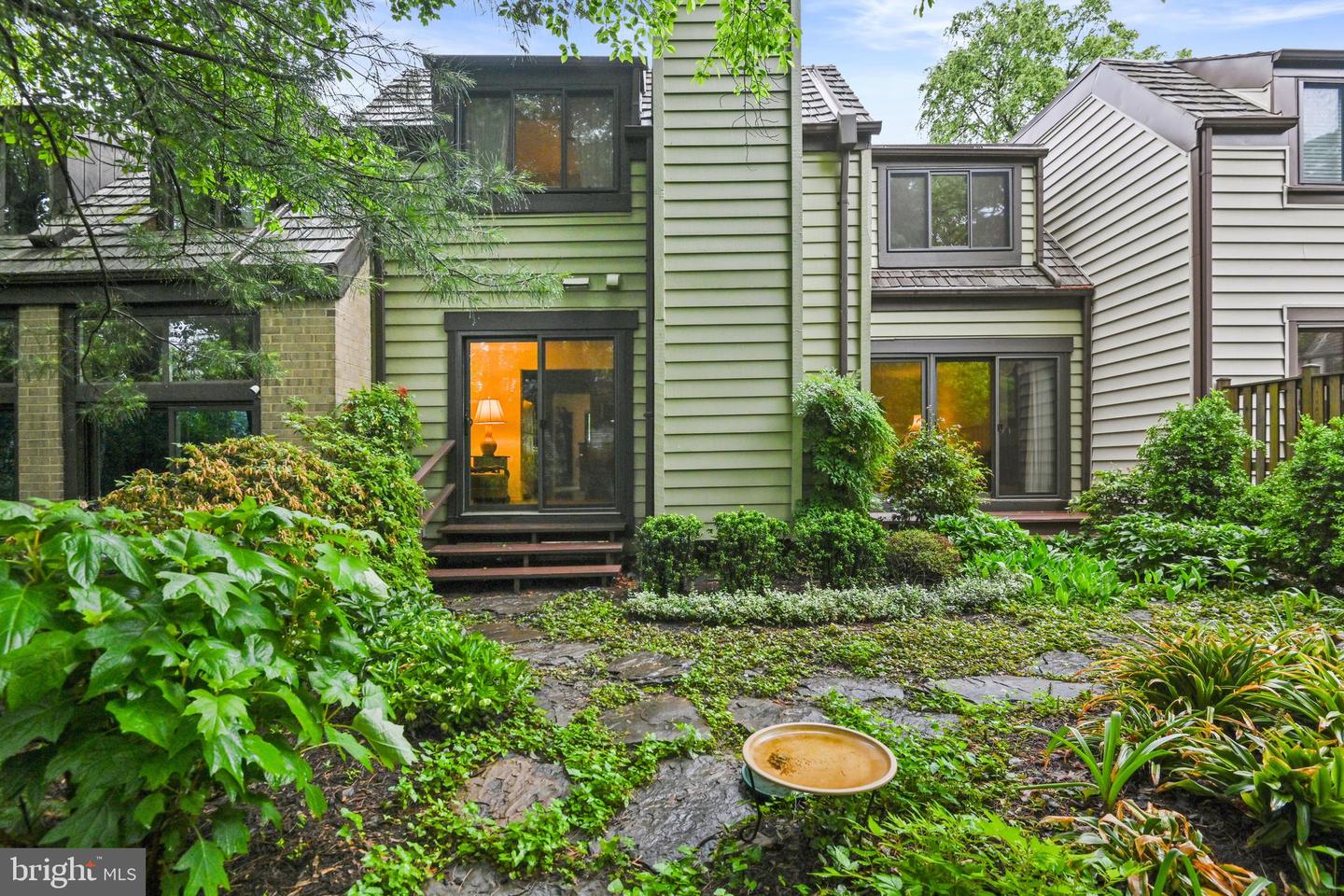 1534 SCANDIA CIR, RESTON, Virginia 20190, 3 Bedrooms Bedrooms, ,2 BathroomsBathrooms,Residential,For sale,1534 SCANDIA CIR,VAFX2231910 MLS # VAFX2231910