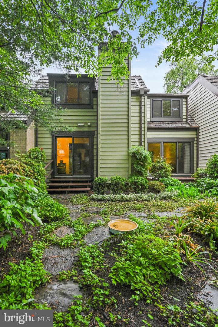 1534 SCANDIA CIR, RESTON, Virginia 20190, 3 Bedrooms Bedrooms, ,2 BathroomsBathrooms,Residential,For sale,1534 SCANDIA CIR,VAFX2231910 MLS # VAFX2231910