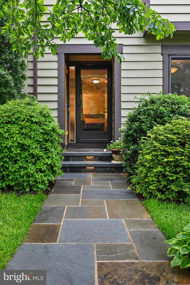 1534 SCANDIA CIR, RESTON, Virginia 20190, 3 Bedrooms Bedrooms, ,2 BathroomsBathrooms,Residential,For sale,1534 SCANDIA CIR,VAFX2231910 MLS # VAFX2231910