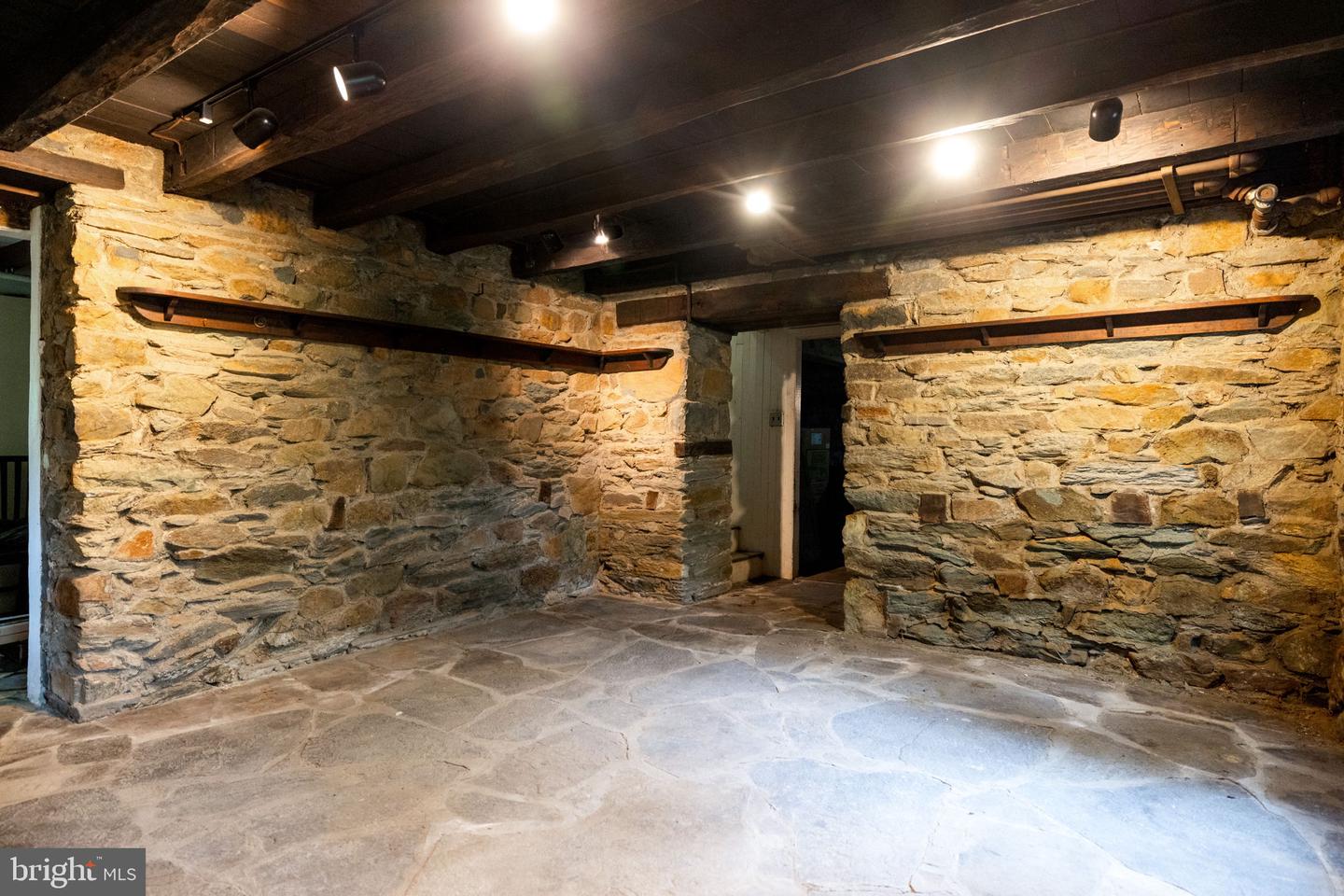16158 CLARKES GAP RD, WATERFORD, Virginia 20197, 7 Bedrooms Bedrooms, ,1 BathroomBathrooms,Residential,For sale,16158 CLARKES GAP RD,VALO2092906 MLS # VALO2092906