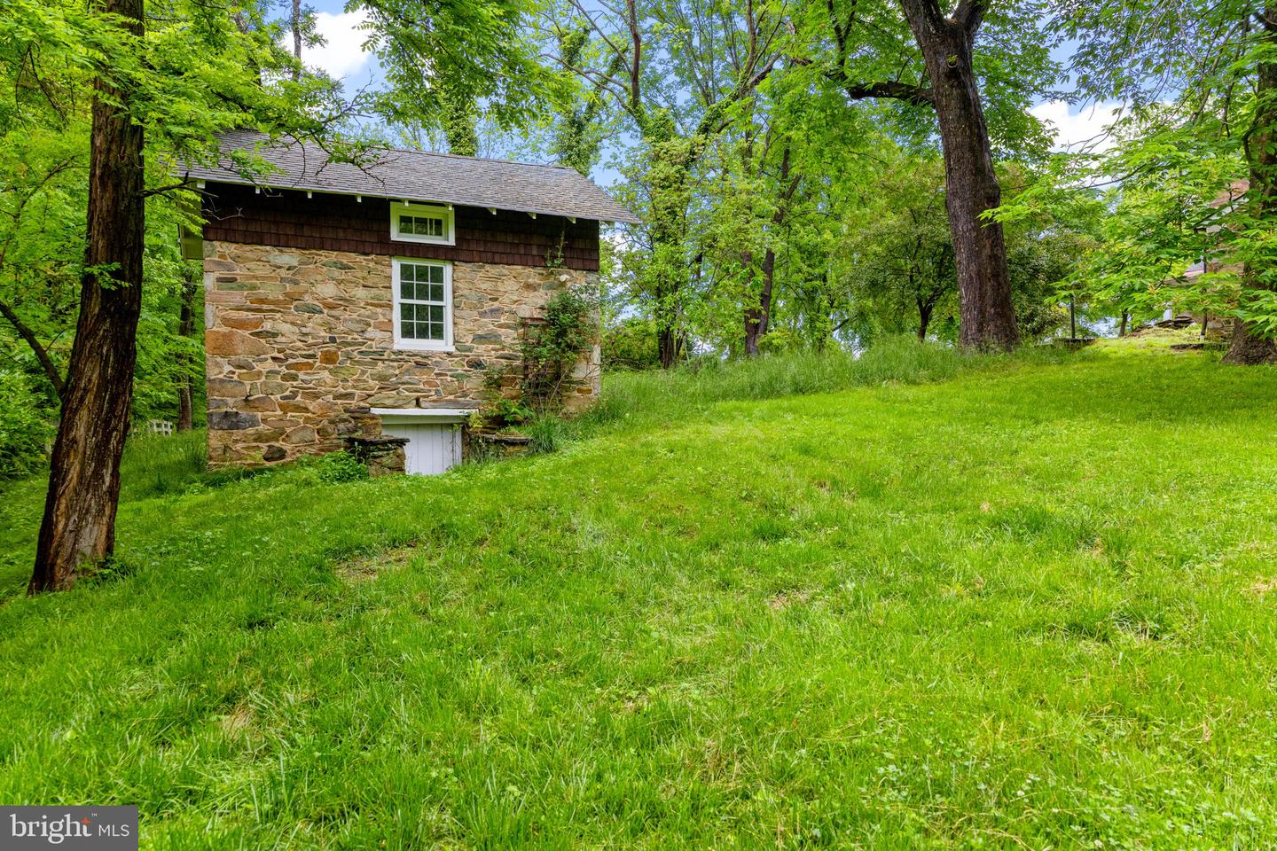 16158 CLARKES GAP RD, WATERFORD, Virginia 20197, 7 Bedrooms Bedrooms, ,1 BathroomBathrooms,Residential,For sale,16158 CLARKES GAP RD,VALO2092906 MLS # VALO2092906