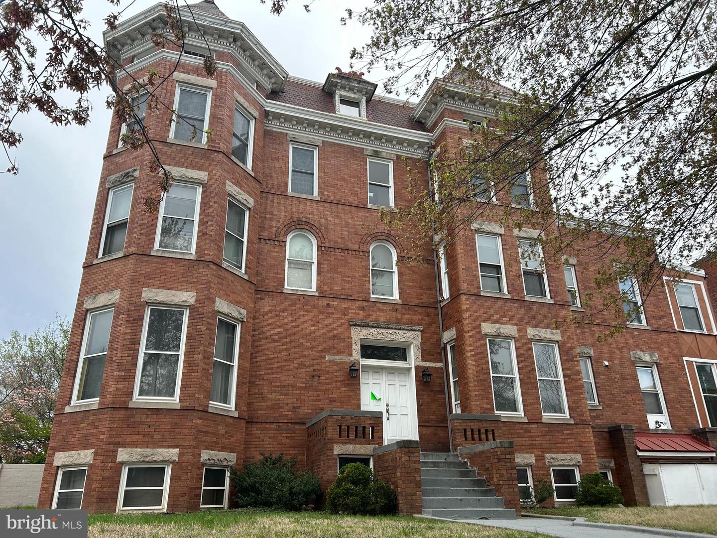 1300 GIRARD ST NW, WASHINGTON, District Of Columbia 20009, 4 Bedrooms Bedrooms, ,2 BathroomsBathrooms,Residential,For sale,1300 GIRARD ST NW,DCDC2194006 MLS # DCDC2194006