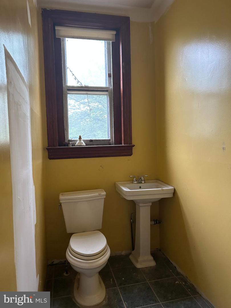 1300 GIRARD ST NW, WASHINGTON, District Of Columbia 20009, 4 Bedrooms Bedrooms, ,2 BathroomsBathrooms,Residential,For sale,1300 GIRARD ST NW,DCDC2194006 MLS # DCDC2194006
