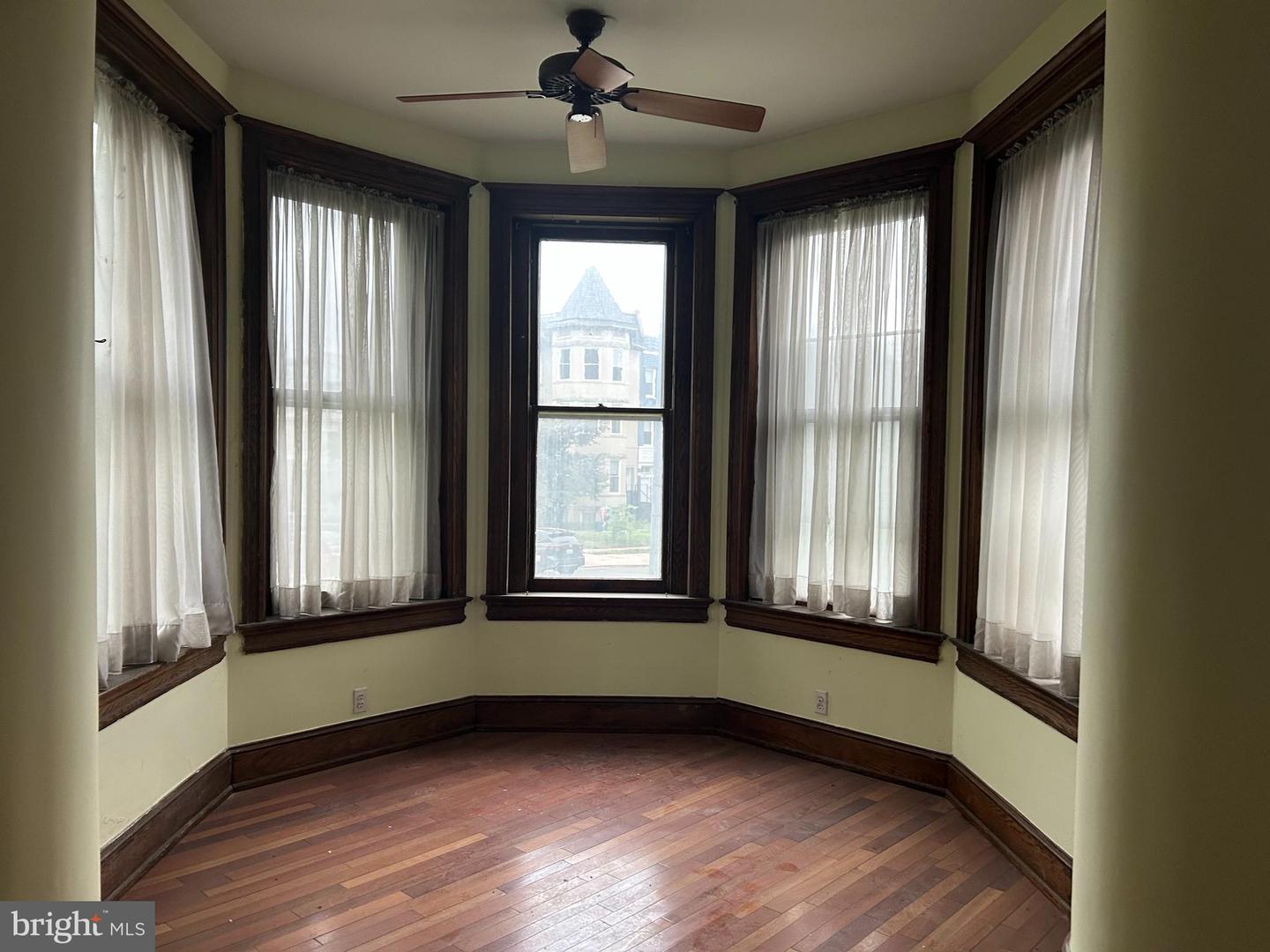 1300 GIRARD ST NW, WASHINGTON, District Of Columbia 20009, 4 Bedrooms Bedrooms, ,2 BathroomsBathrooms,Residential,For sale,1300 GIRARD ST NW,DCDC2194006 MLS # DCDC2194006