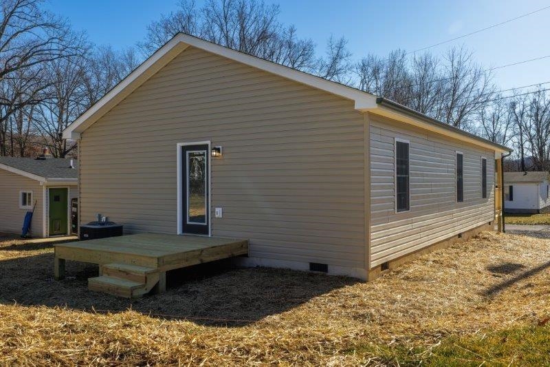 1028 D ST, WAYNESBORO, Virginia 22980, 3 Bedrooms Bedrooms, ,2 BathroomsBathrooms,Residential,1028 D ST,664619 MLS # 664619