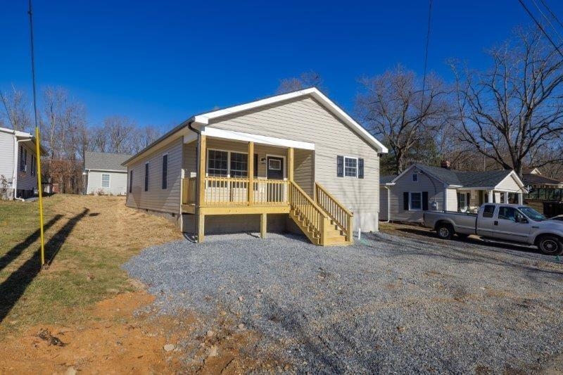 1028 D ST, WAYNESBORO, Virginia 22980, 3 Bedrooms Bedrooms, ,2 BathroomsBathrooms,Residential,1028 D ST,664619 MLS # 664619