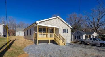 1032 D ST, WAYNESBORO, Virginia 22980, 3 Bedrooms Bedrooms, ,2 BathroomsBathrooms,Residential,1032 D ST,664620 MLS # 664620