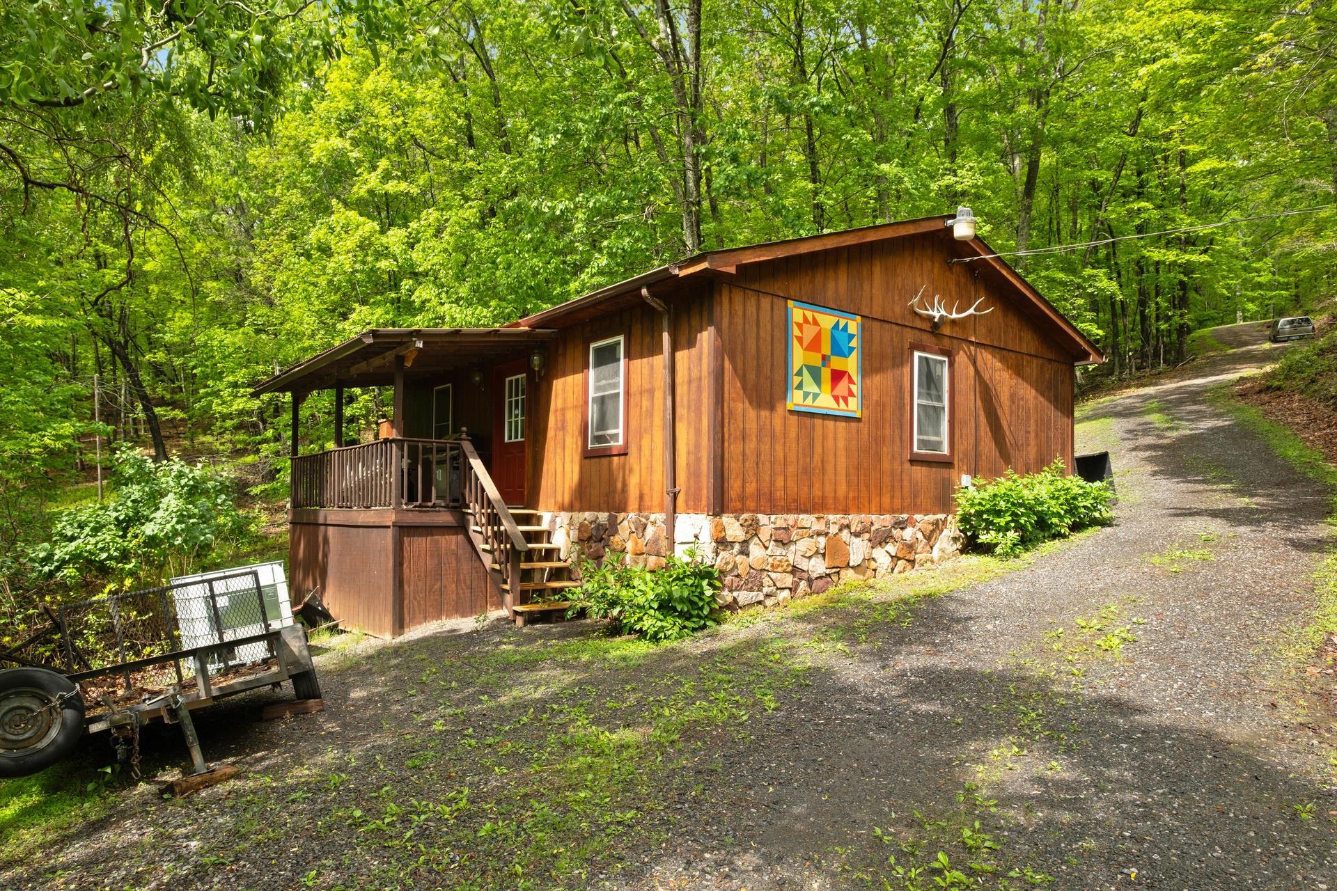 537 N HIGH VALLEY DR, MONTEREY, Virginia 24465, 3 Bedrooms Bedrooms, ,3 BathroomsBathrooms,Residential,537 N HIGH VALLEY DR,664622 MLS # 664622