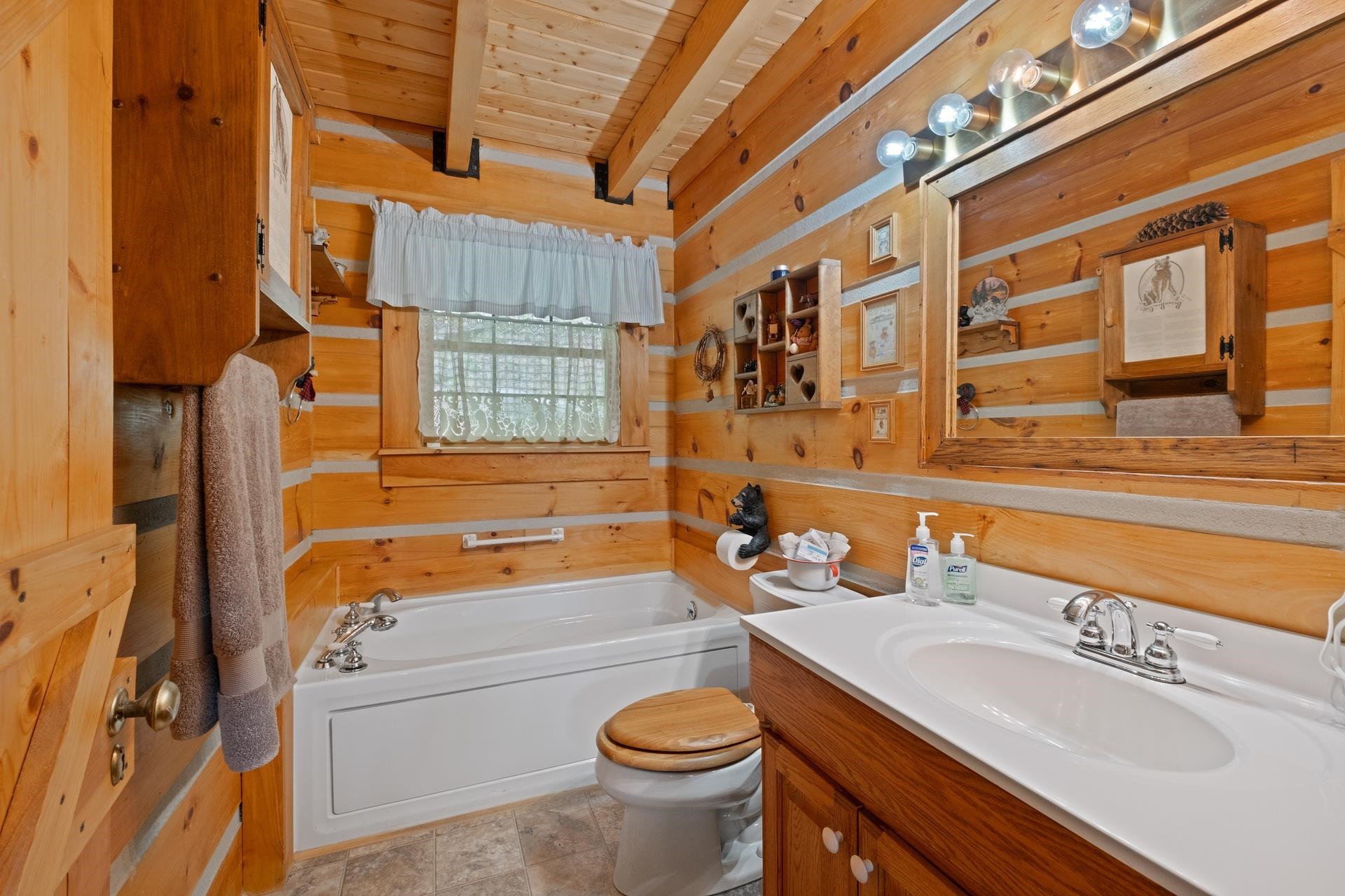 537 N HIGH VALLEY DR, MONTEREY, Virginia 24465, 3 Bedrooms Bedrooms, ,3 BathroomsBathrooms,Residential,537 N HIGH VALLEY DR,664622 MLS # 664622