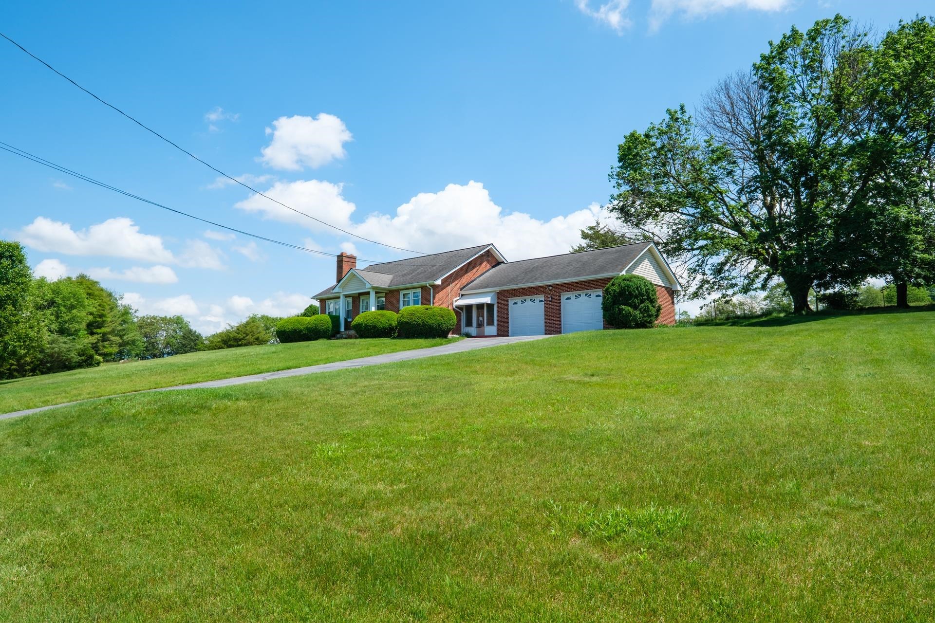 1927 PINEVILLE RD, MCGAHEYSVILLE, Virginia 22840, 3 Bedrooms Bedrooms, ,2 BathroomsBathrooms,Residential,1927 PINEVILLE RD,664626 MLS # 664626