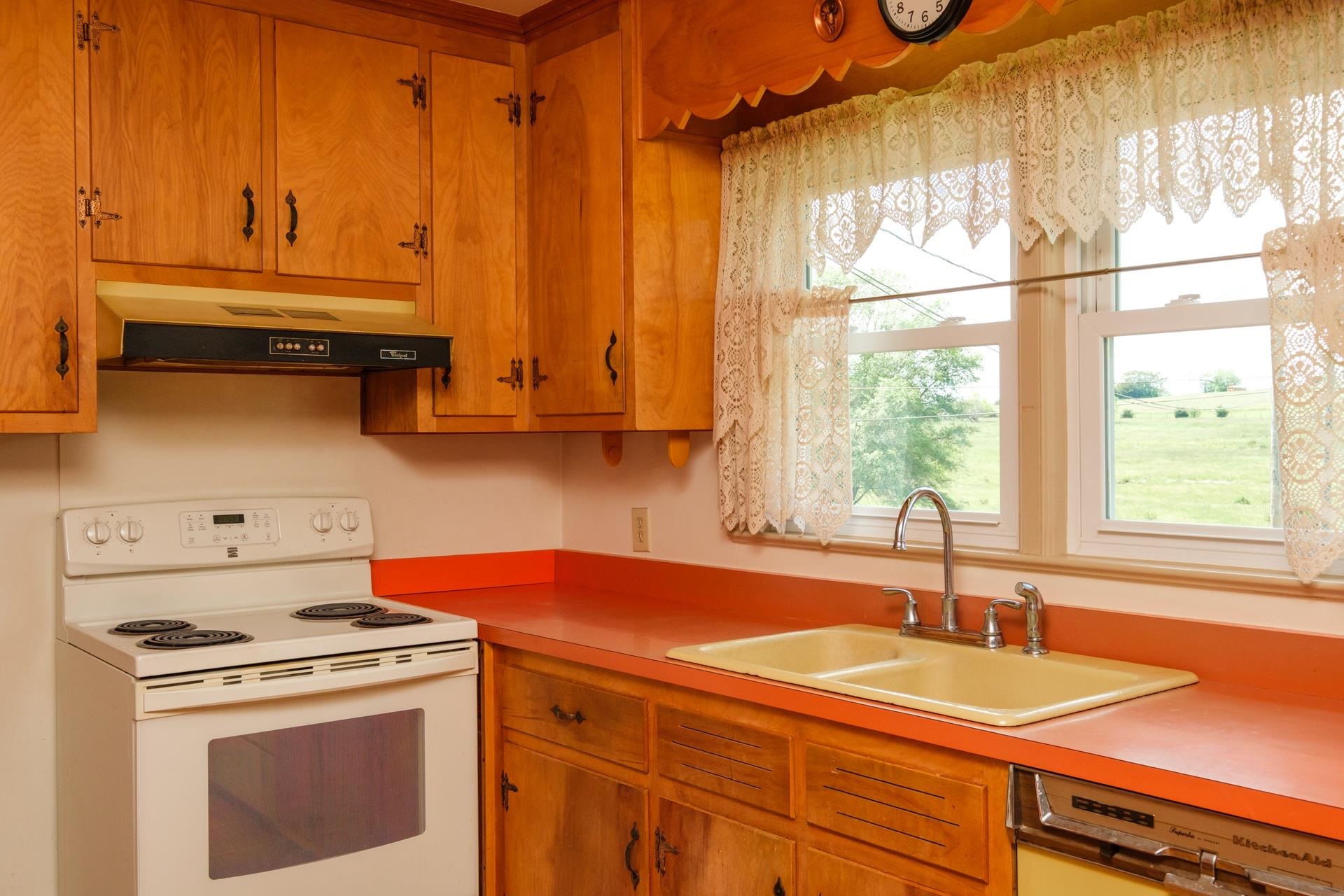 1927 PINEVILLE RD, MCGAHEYSVILLE, Virginia 22840, 3 Bedrooms Bedrooms, ,2 BathroomsBathrooms,Residential,1927 PINEVILLE RD,664626 MLS # 664626