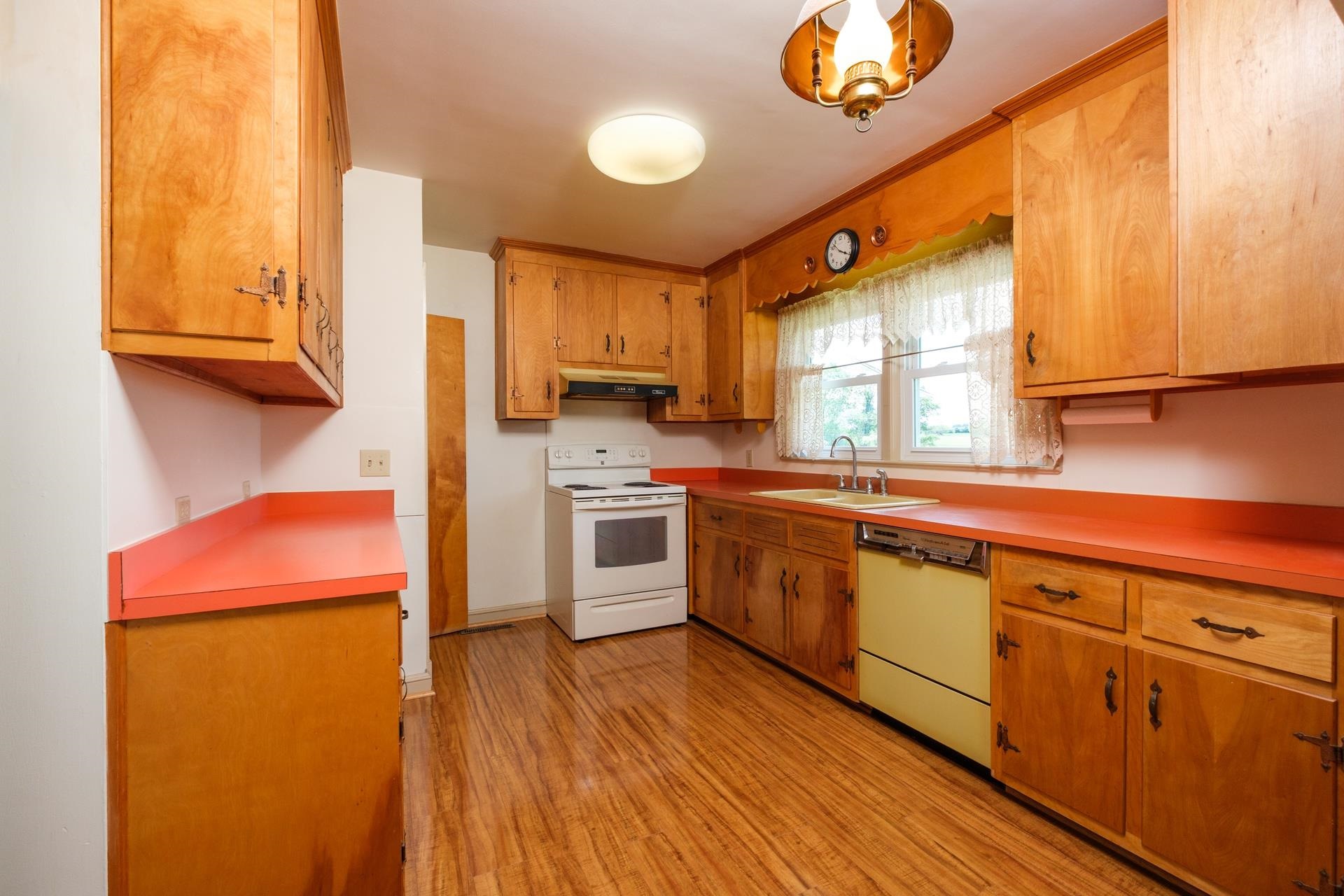 1927 PINEVILLE RD, MCGAHEYSVILLE, Virginia 22840, 3 Bedrooms Bedrooms, ,2 BathroomsBathrooms,Residential,1927 PINEVILLE RD,664626 MLS # 664626