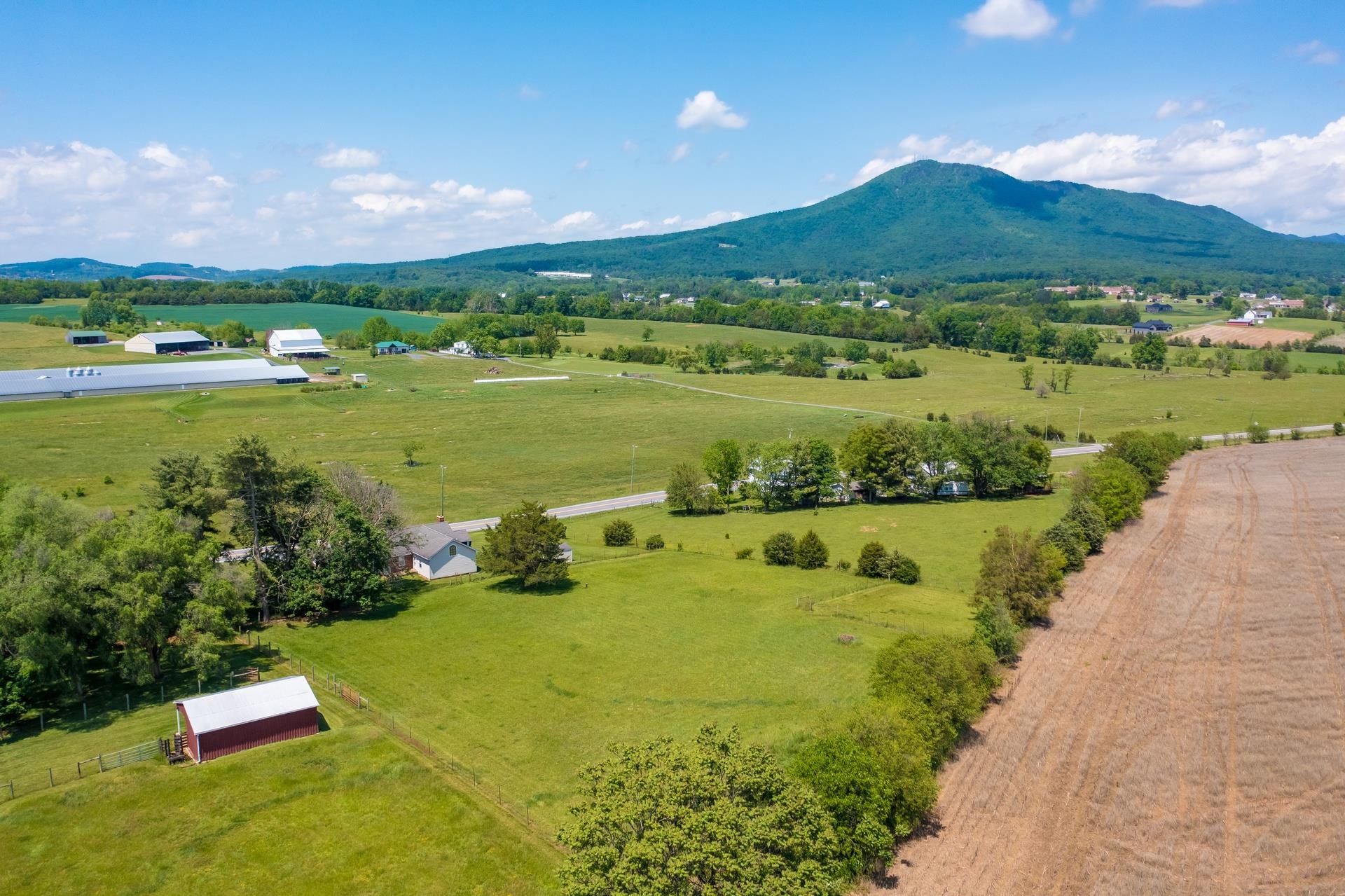 1927 PINEVILLE RD, MCGAHEYSVILLE, Virginia 22840, 3 Bedrooms Bedrooms, ,2 BathroomsBathrooms,Residential,1927 PINEVILLE RD,664626 MLS # 664626