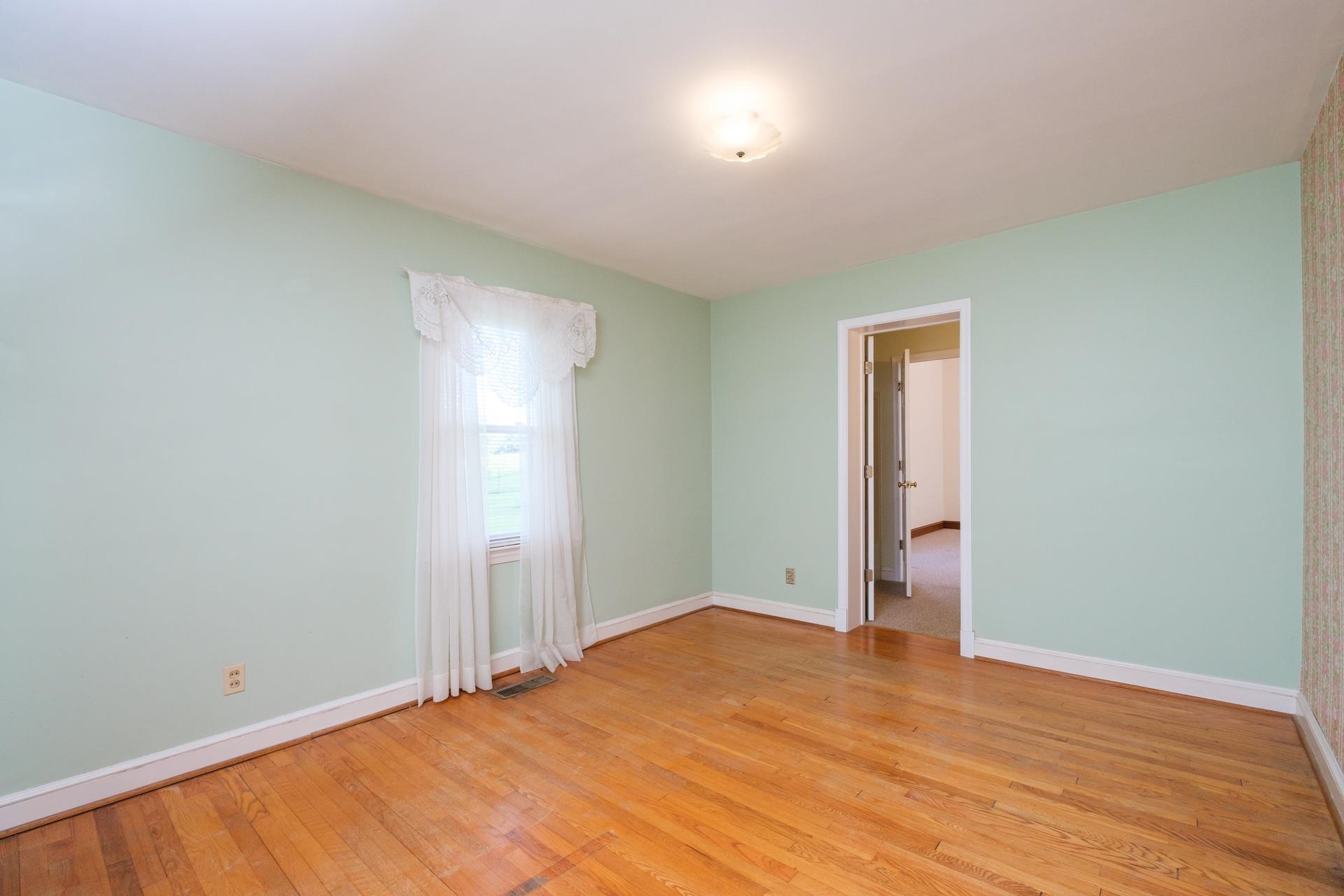 1927 PINEVILLE RD, MCGAHEYSVILLE, Virginia 22840, 3 Bedrooms Bedrooms, ,2 BathroomsBathrooms,Residential,1927 PINEVILLE RD,664626 MLS # 664626