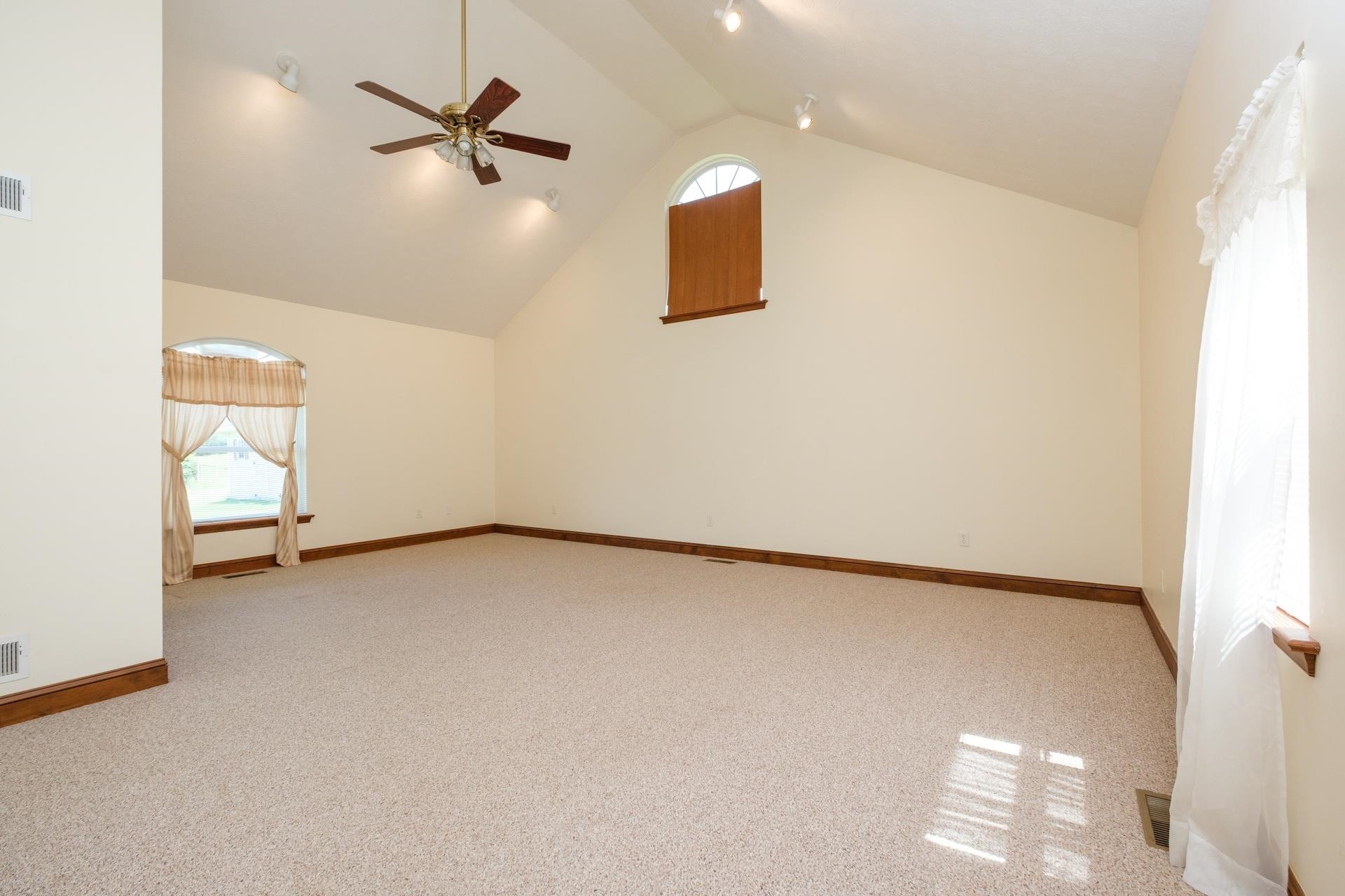 1927 PINEVILLE RD, MCGAHEYSVILLE, Virginia 22840, 3 Bedrooms Bedrooms, ,2 BathroomsBathrooms,Residential,1927 PINEVILLE RD,664626 MLS # 664626