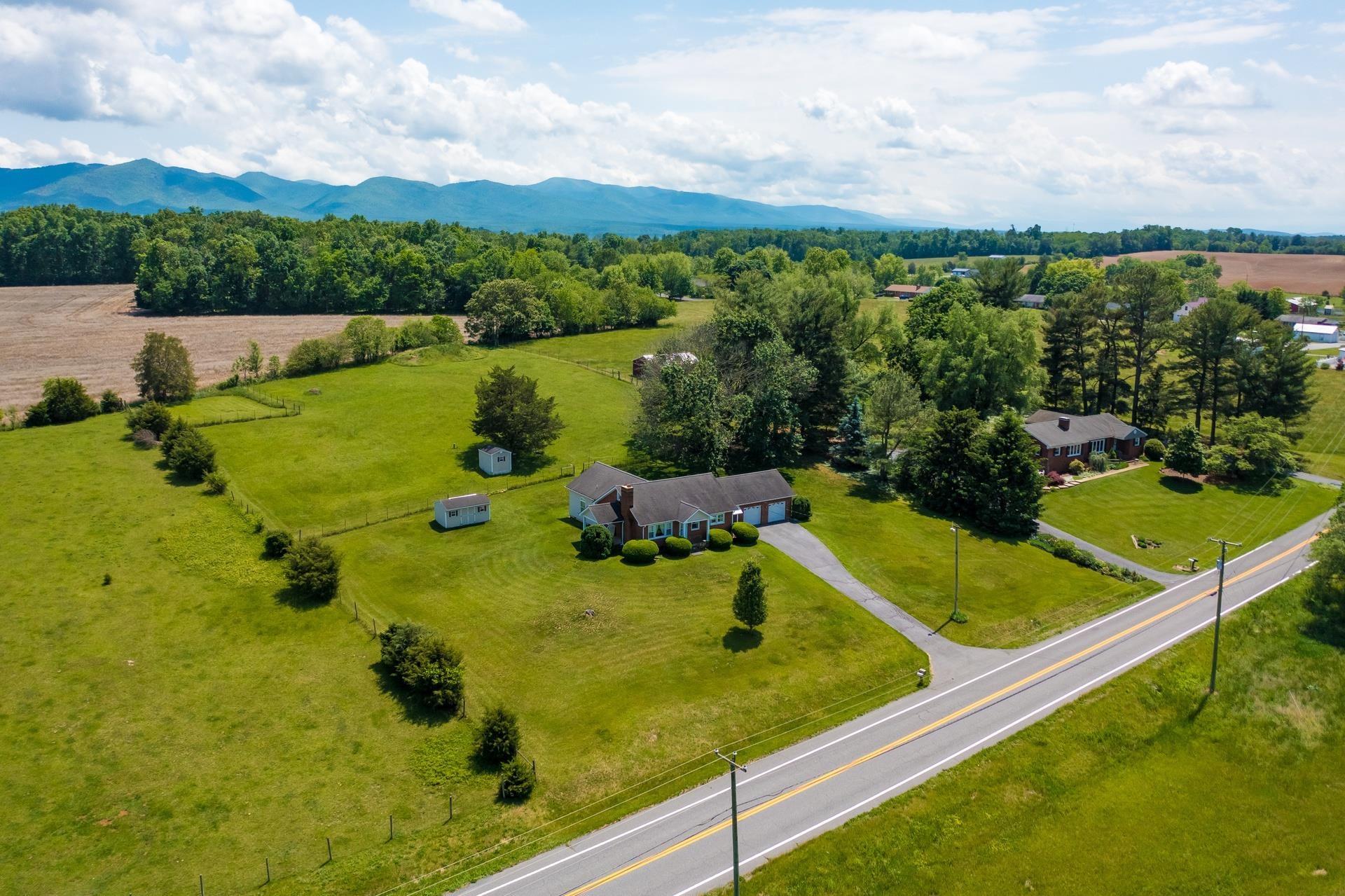 1927 PINEVILLE RD, MCGAHEYSVILLE, Virginia 22840, 3 Bedrooms Bedrooms, ,2 BathroomsBathrooms,Residential,1927 PINEVILLE RD,664626 MLS # 664626