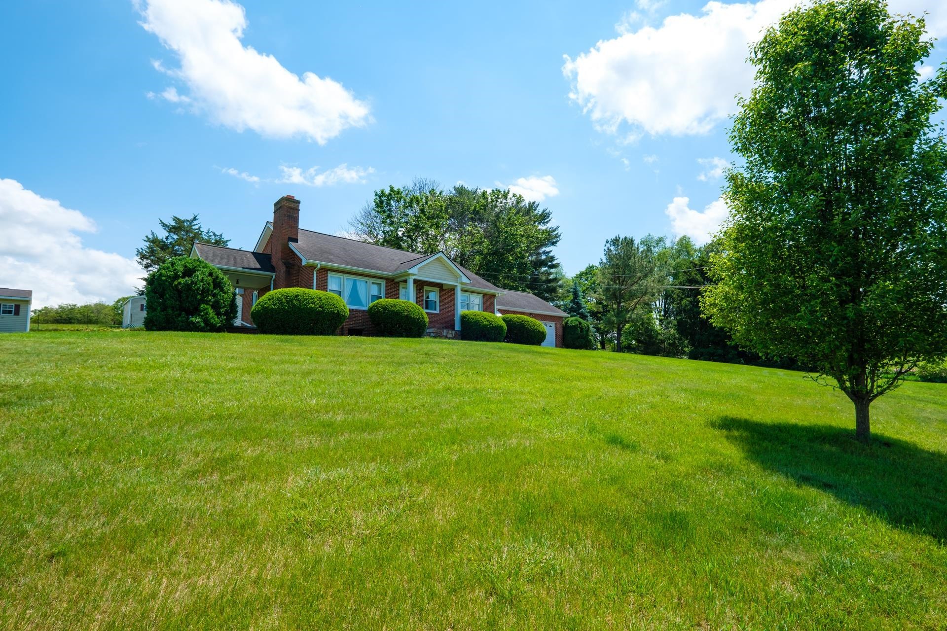 1927 PINEVILLE RD, MCGAHEYSVILLE, Virginia 22840, 3 Bedrooms Bedrooms, ,2 BathroomsBathrooms,Residential,1927 PINEVILLE RD,664626 MLS # 664626