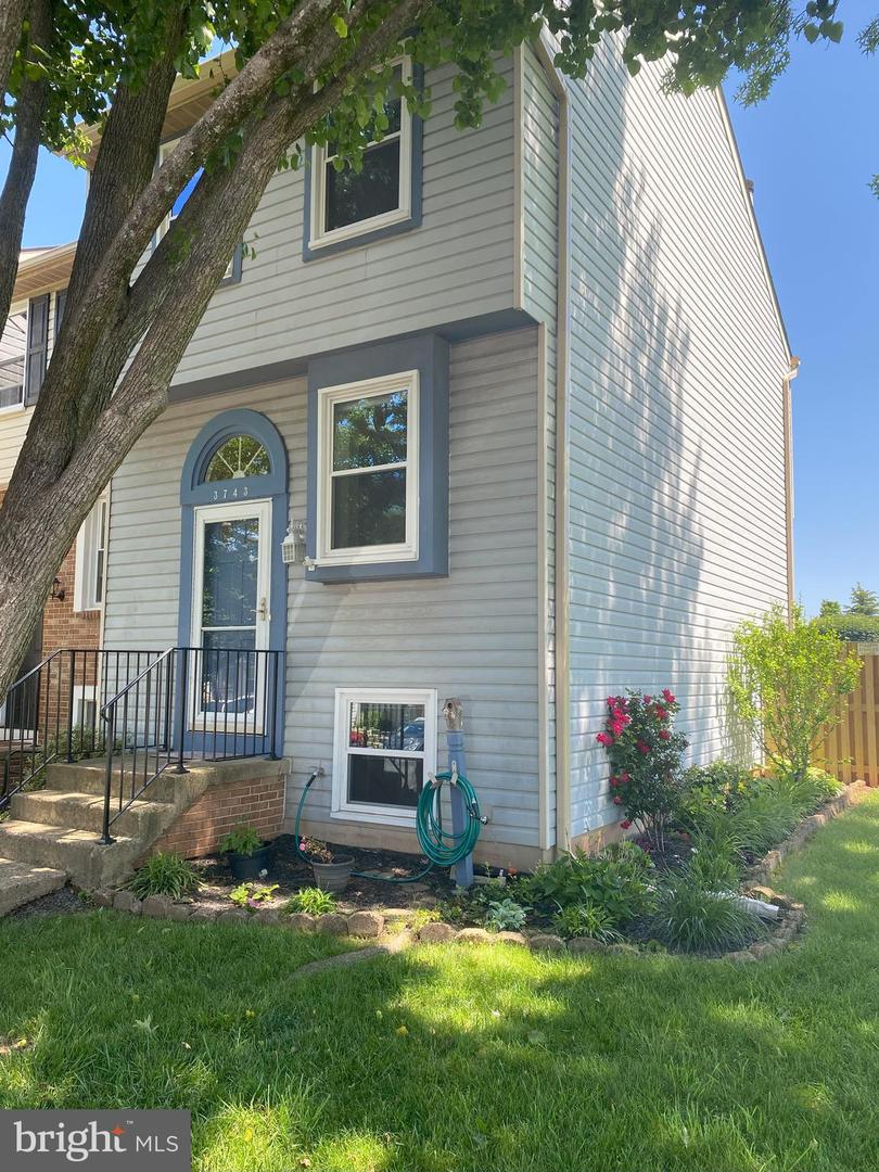 3743 SUDLEY FORD CT, FAIRFAX, Virginia 22033, 3 Bedrooms Bedrooms, ,2 BathroomsBathrooms,Residential,For sale,3743 SUDLEY FORD CT,VAFX2233456 MLS # VAFX2233456