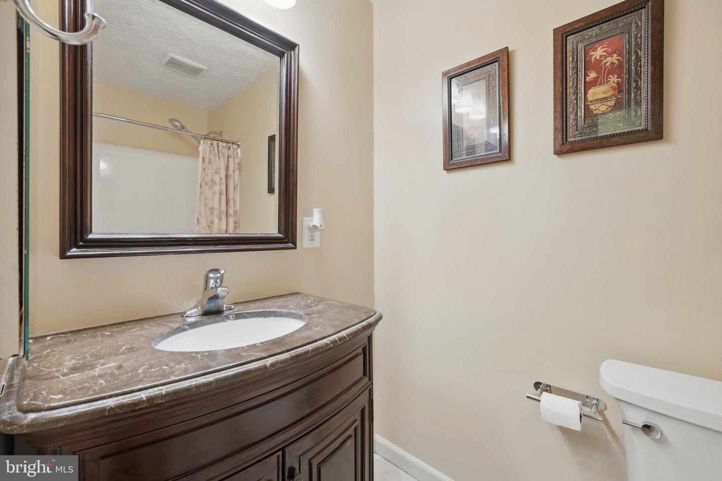 7310 HUSKY LN, NORTH SPRINGFIELD, Virginia 22151, 4 Bedrooms Bedrooms, ,3 BathroomsBathrooms,Residential,For sale,7310 HUSKY LN,VAFX2233552 MLS # VAFX2233552