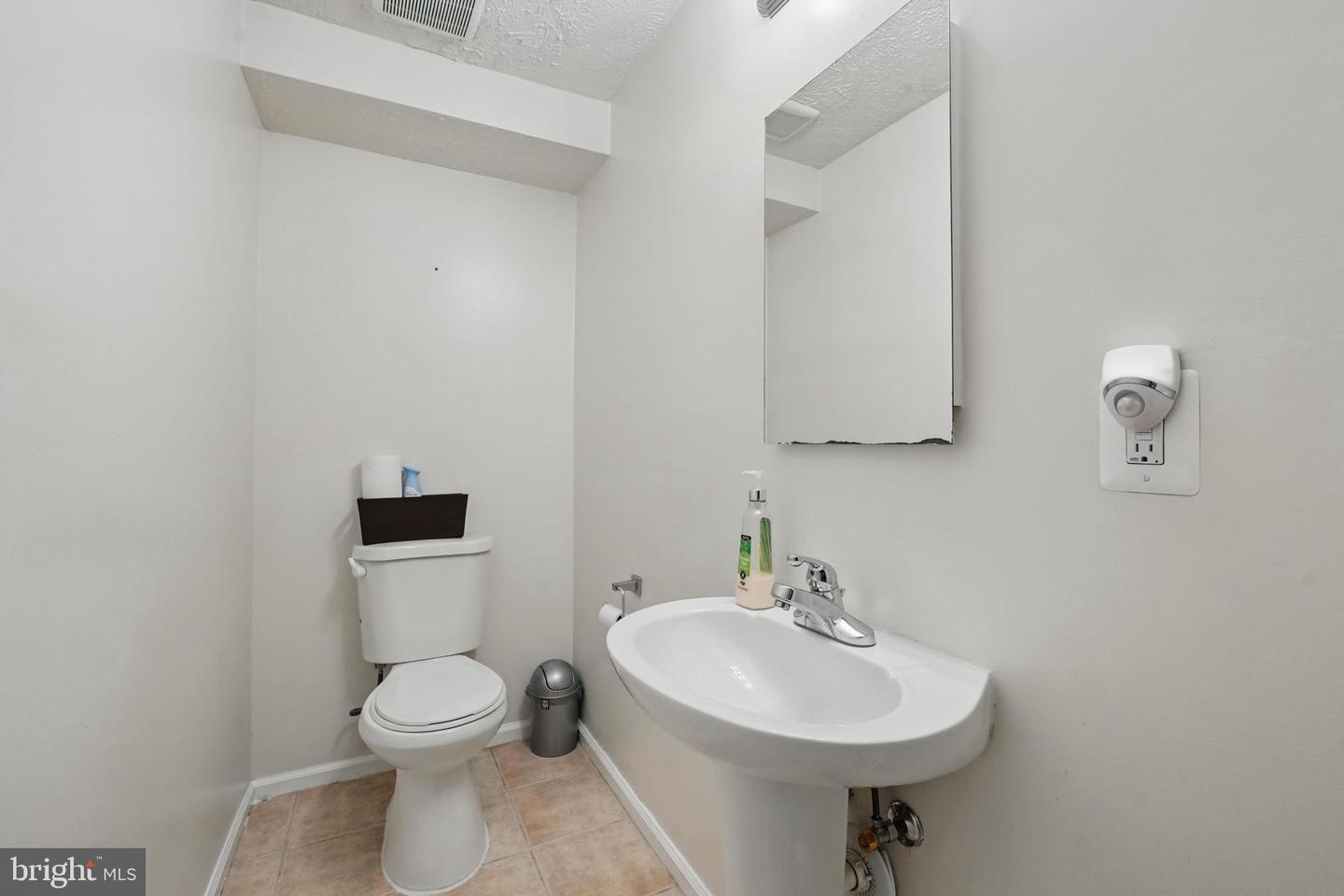 7310 HUSKY LN, NORTH SPRINGFIELD, Virginia 22151, 4 Bedrooms Bedrooms, ,3 BathroomsBathrooms,Residential,For sale,7310 HUSKY LN,VAFX2233552 MLS # VAFX2233552